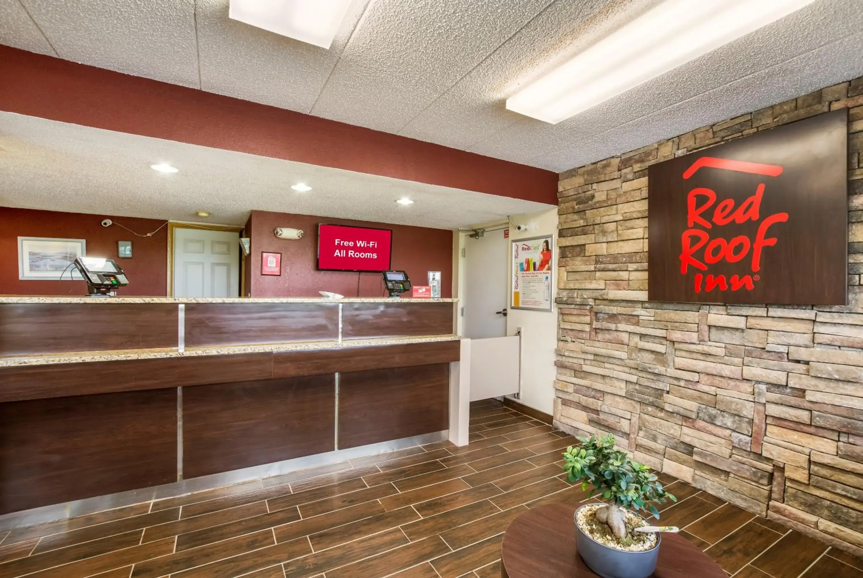 Lobby or reception in Red Roof Inn Saginaw – Frankenmuth Lobby or reception in Red Roof Inn Saginaw – Frankenmuth