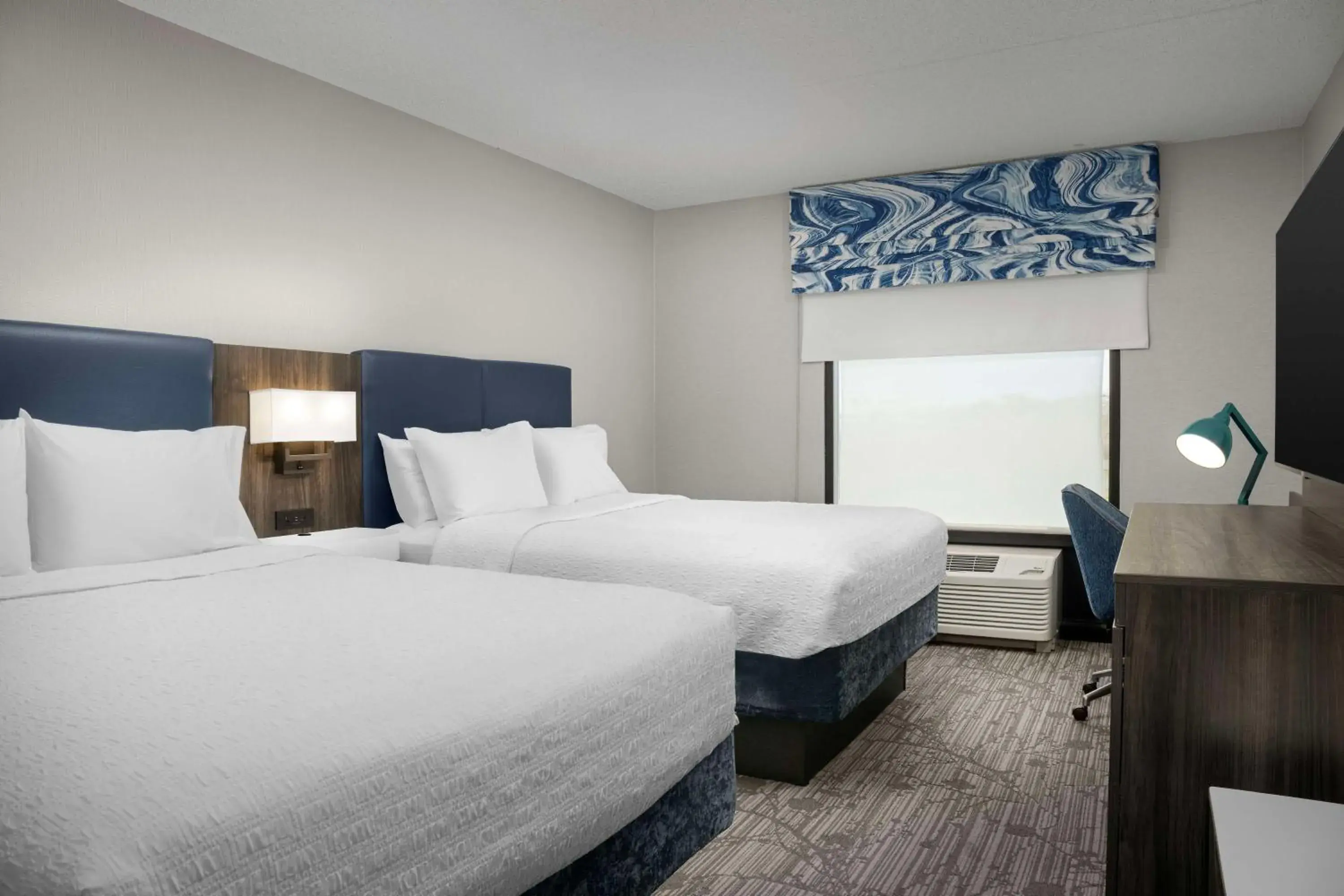 Bed in Hampton Inn Easton Bed in Hampton Inn Easton