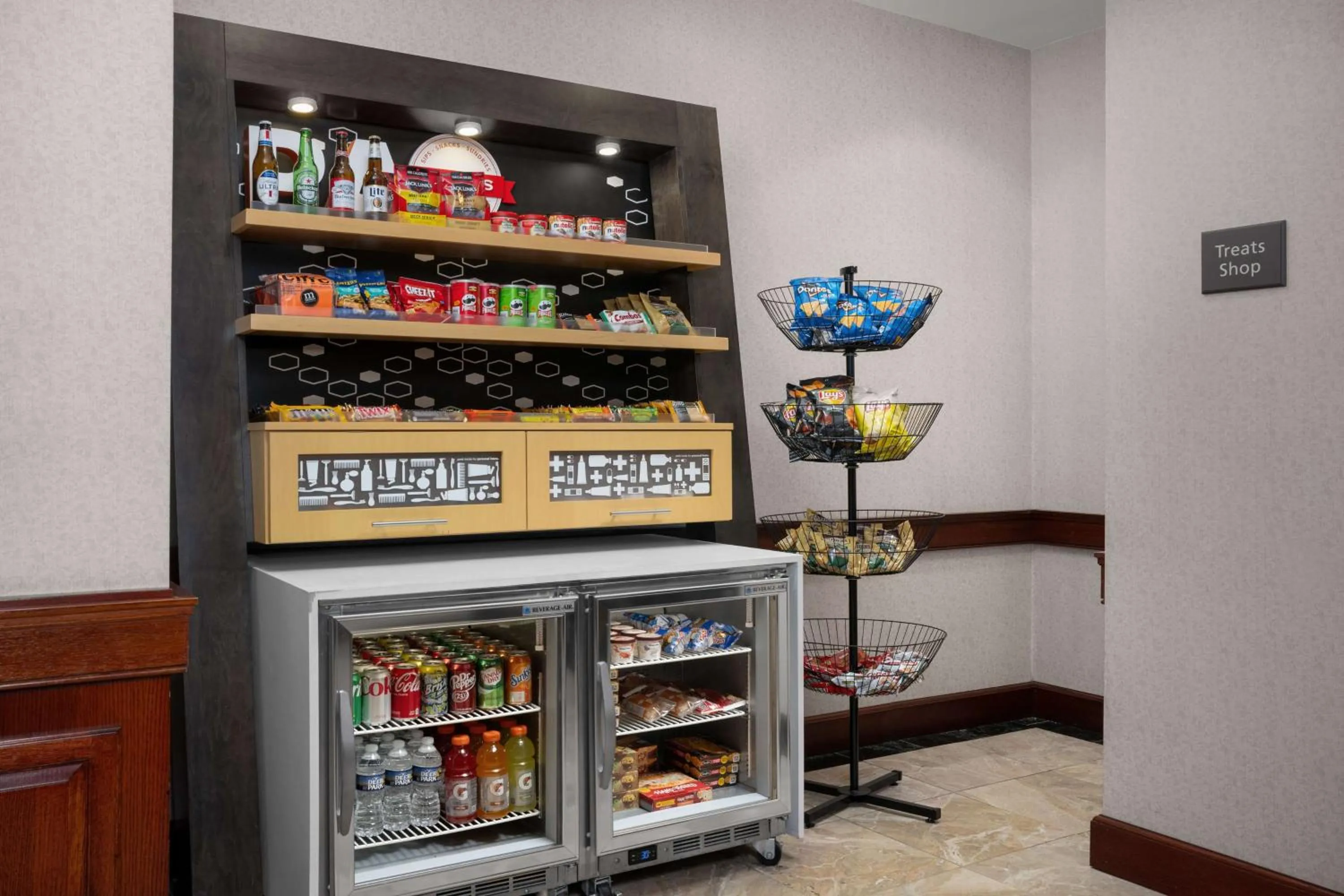 Restaurant/places to eat in Hampton Inn Easton