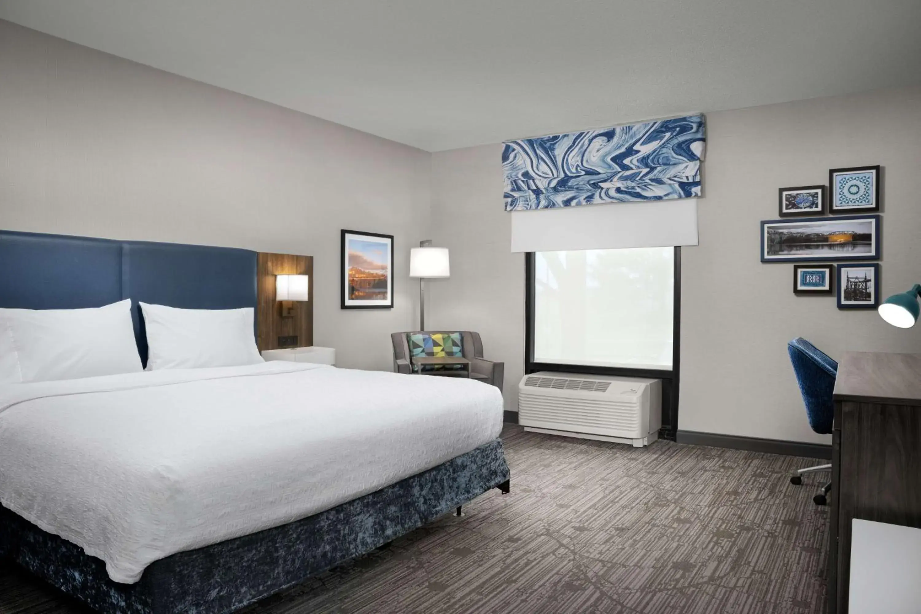Bed in Hampton Inn Easton Bed in Hampton Inn Easton
