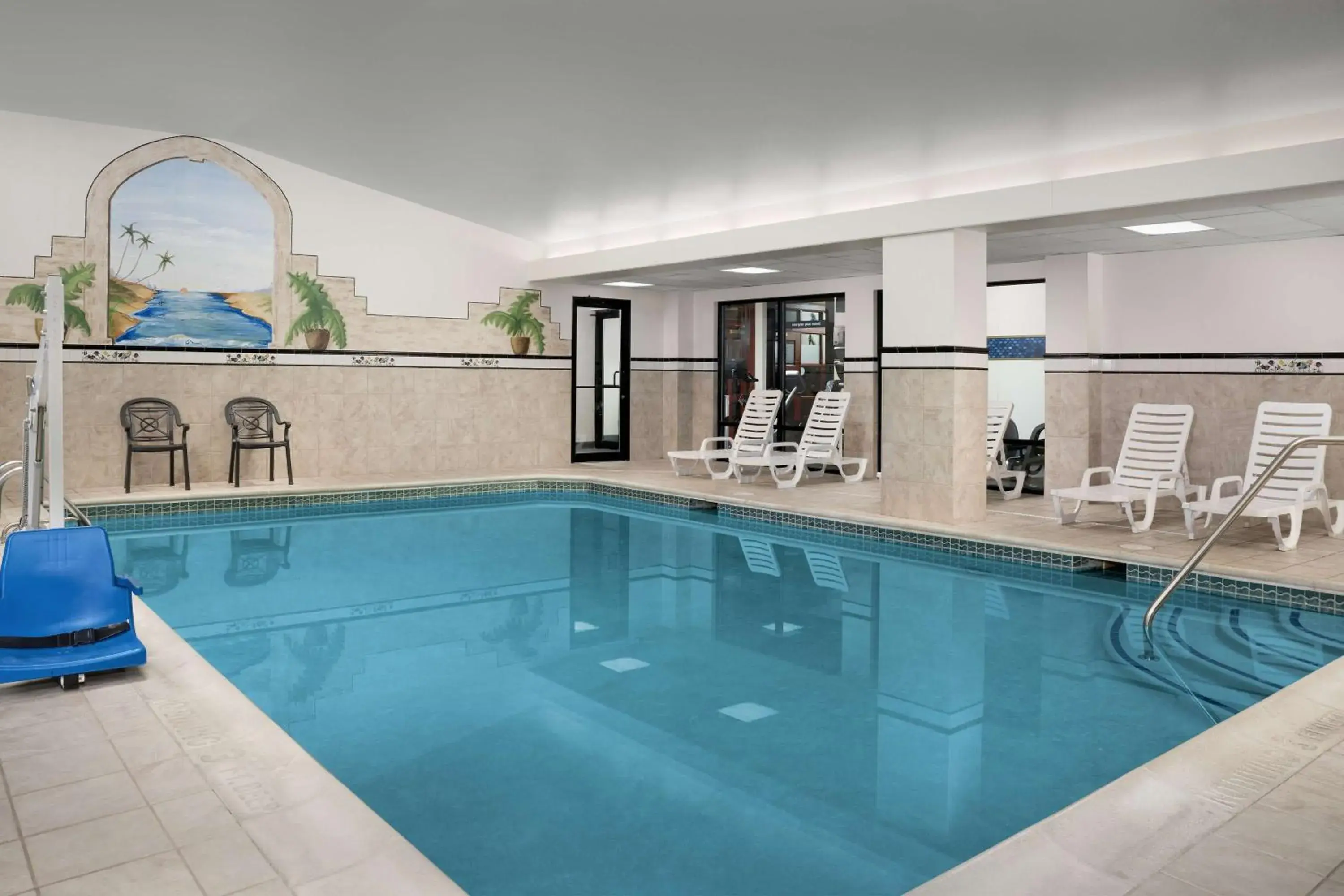 Pool view in Hampton Inn Easton Pool view in Hampton Inn Easton