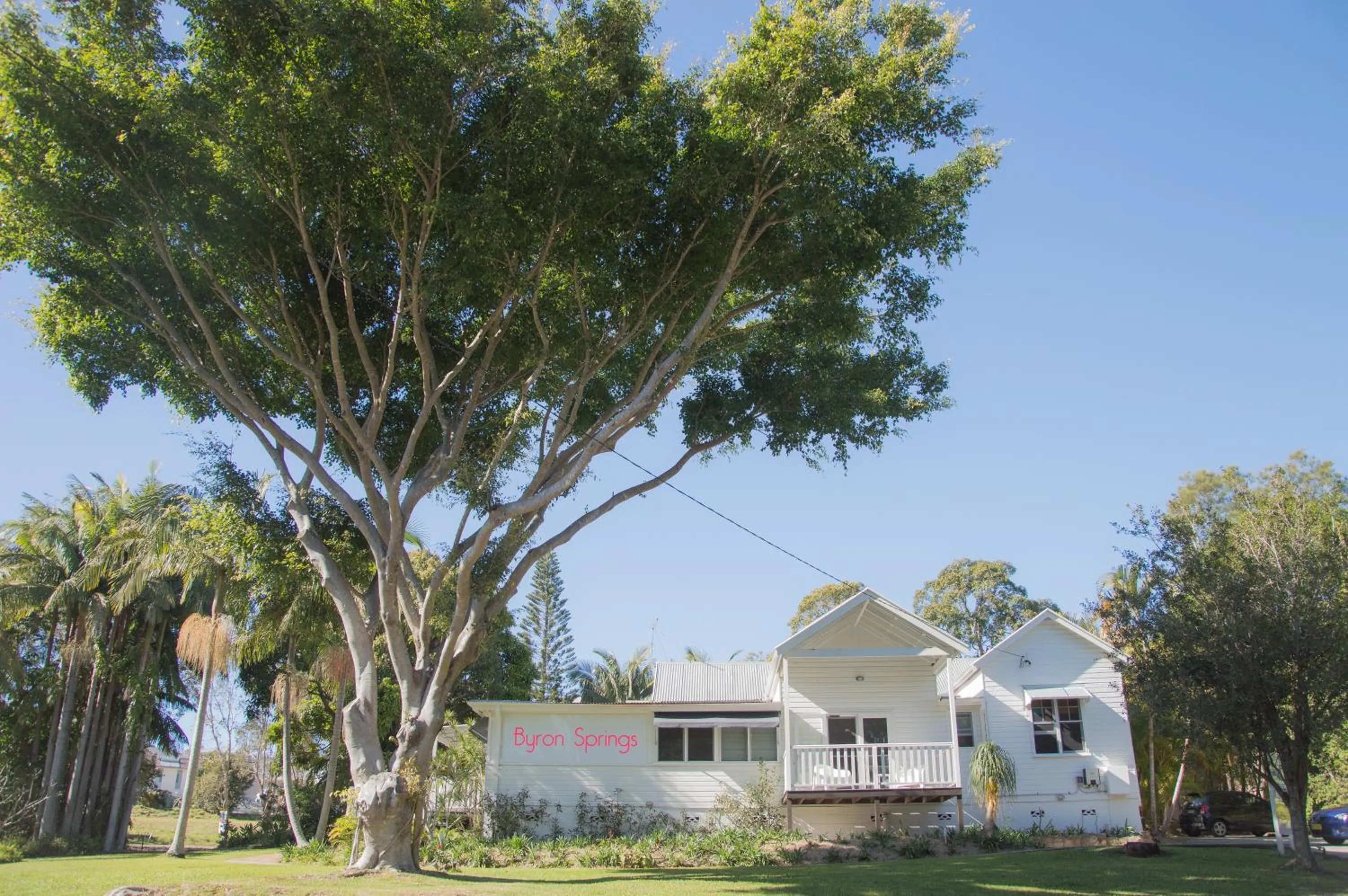 Facade/entrance in Byron Springs