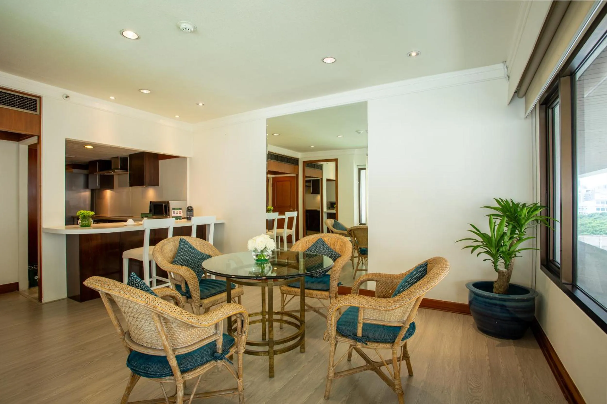 Dining area in Anantara Siam Bangkok Hotel