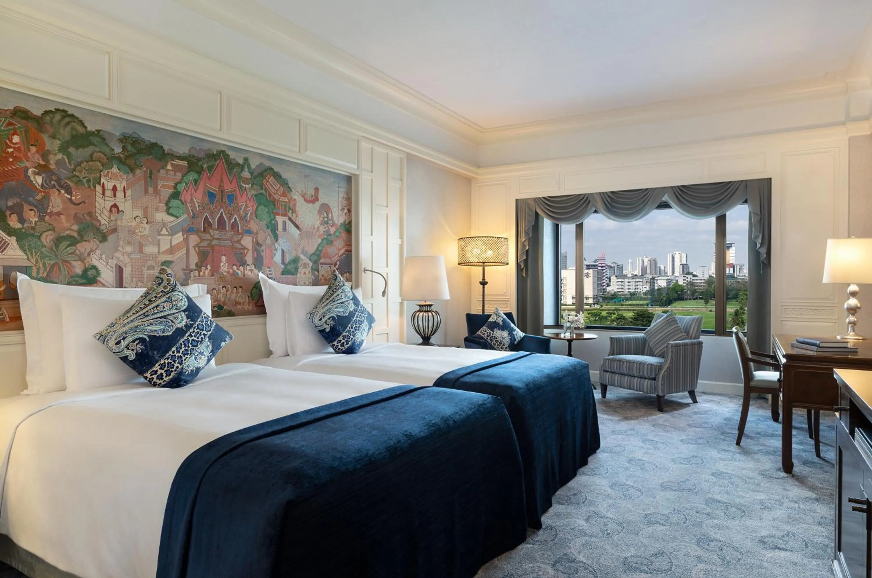 Photo of the whole room, Bed in Anantara Siam Bangkok Hotel