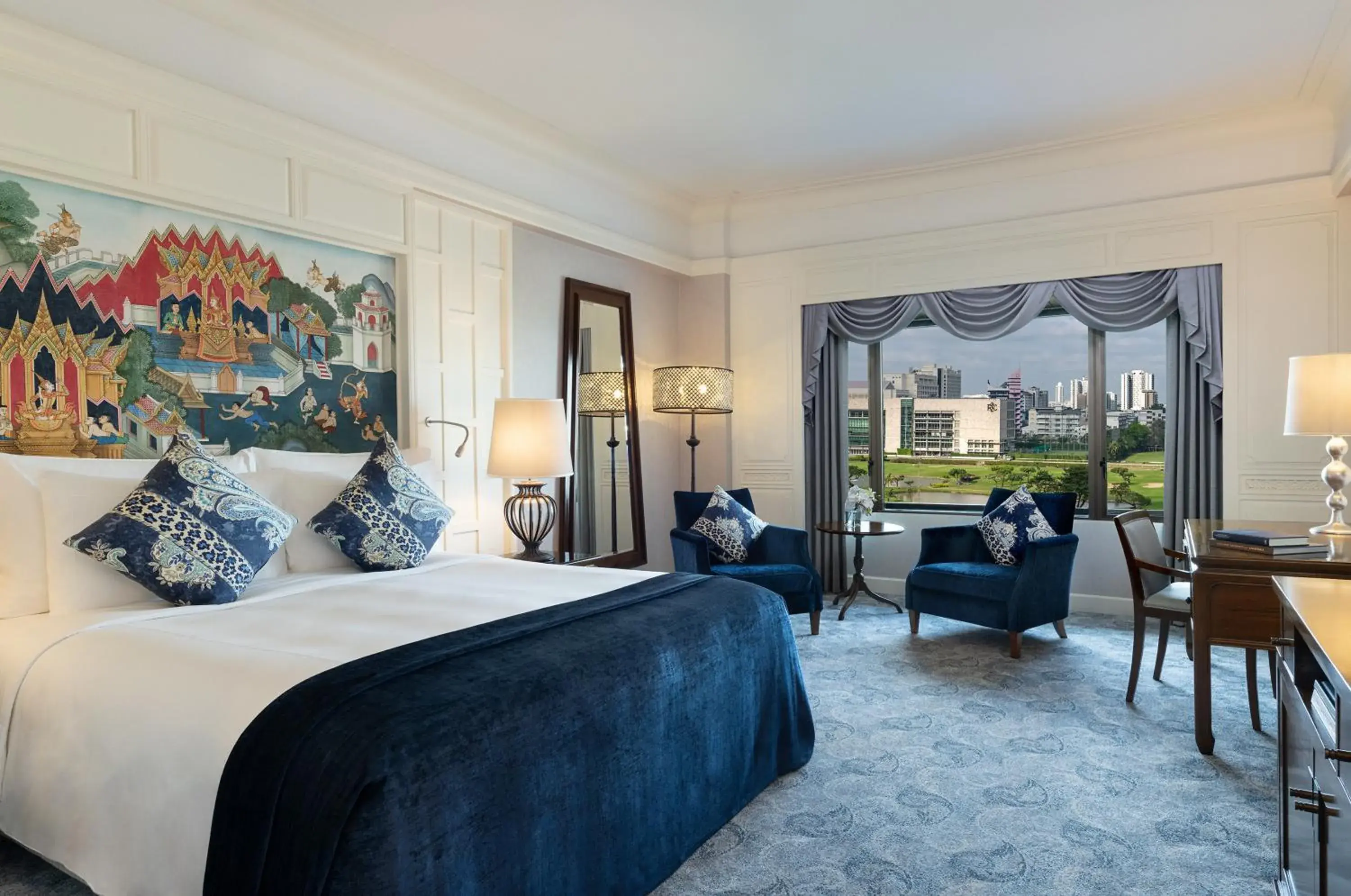 Photo of the whole room, Bed in Anantara Siam Bangkok Hotel Photo of the whole room, Bed in Anantara Siam Bangkok Hotel