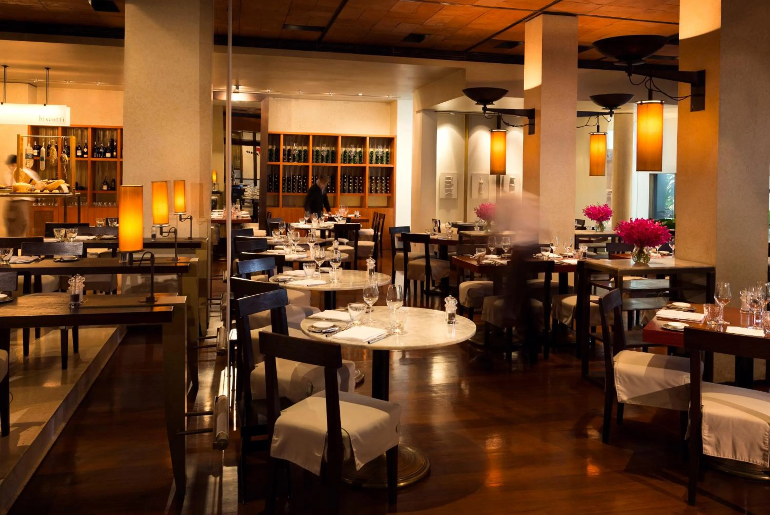 Restaurant/places to eat in Anantara Siam Bangkok Hotel