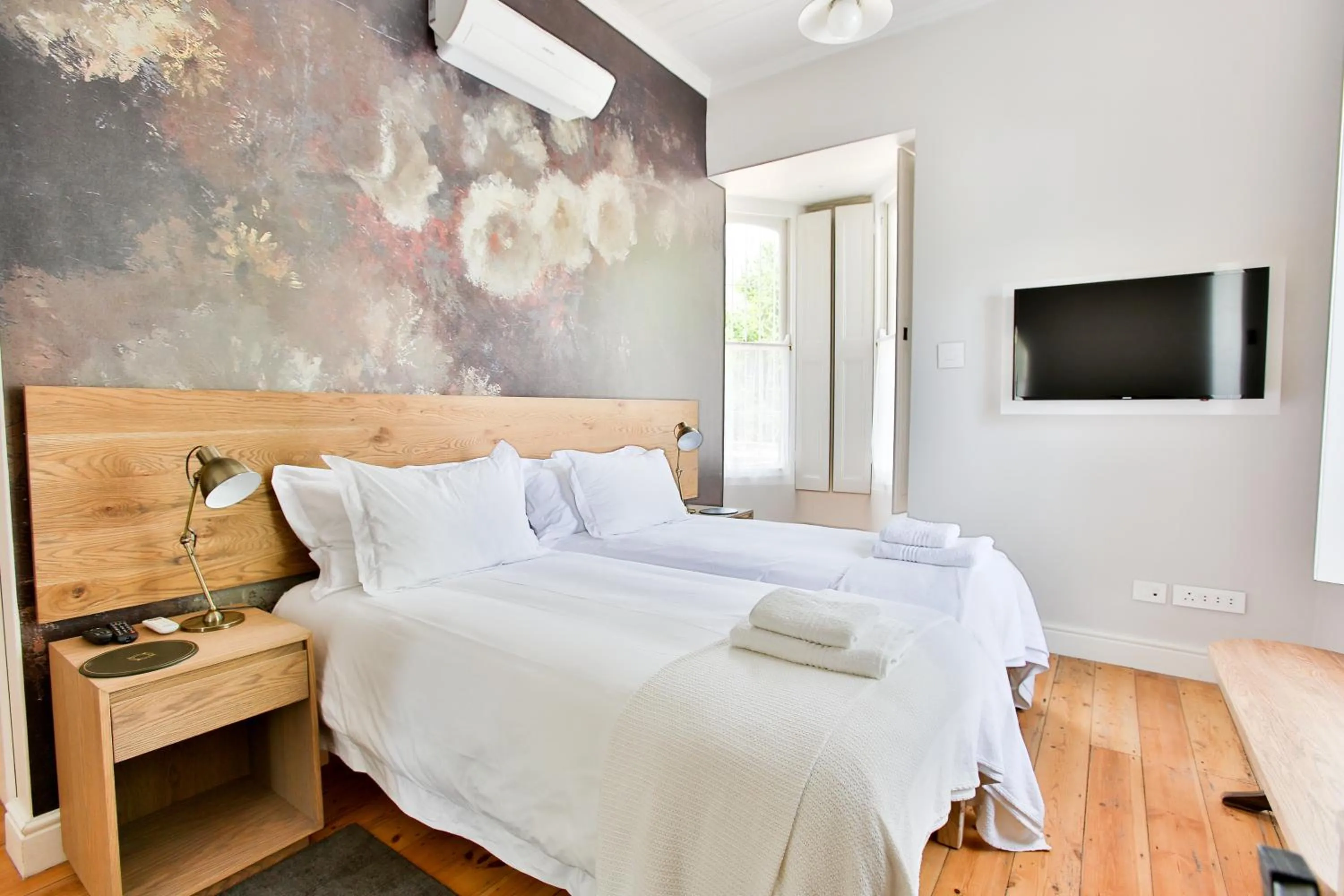 Victorian Twin Room 2 - single occupancy in Laanhof Victorian House Self-Catering