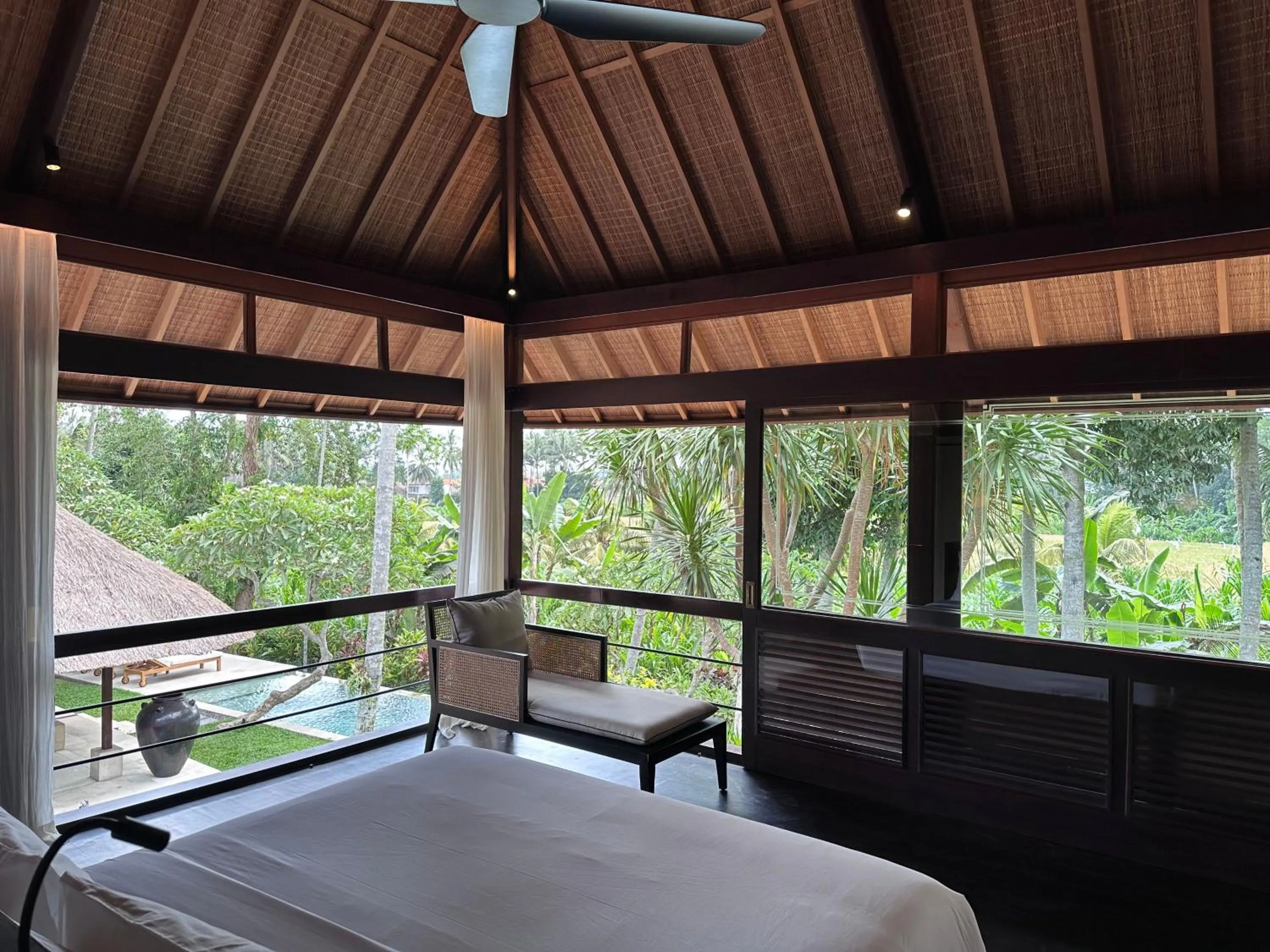 Pool view, Bed in Villa Pantulan Bali