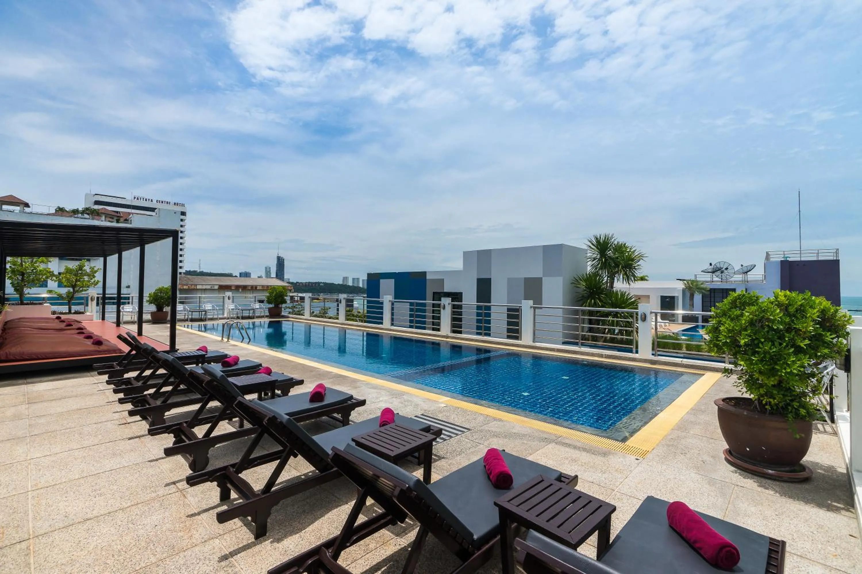 Swimming pool in Sea Me Spring Hotel