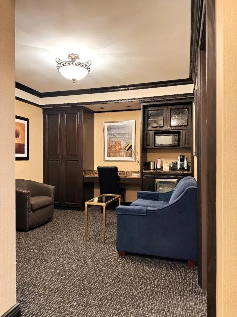 Seating area in Hotel Lucerne