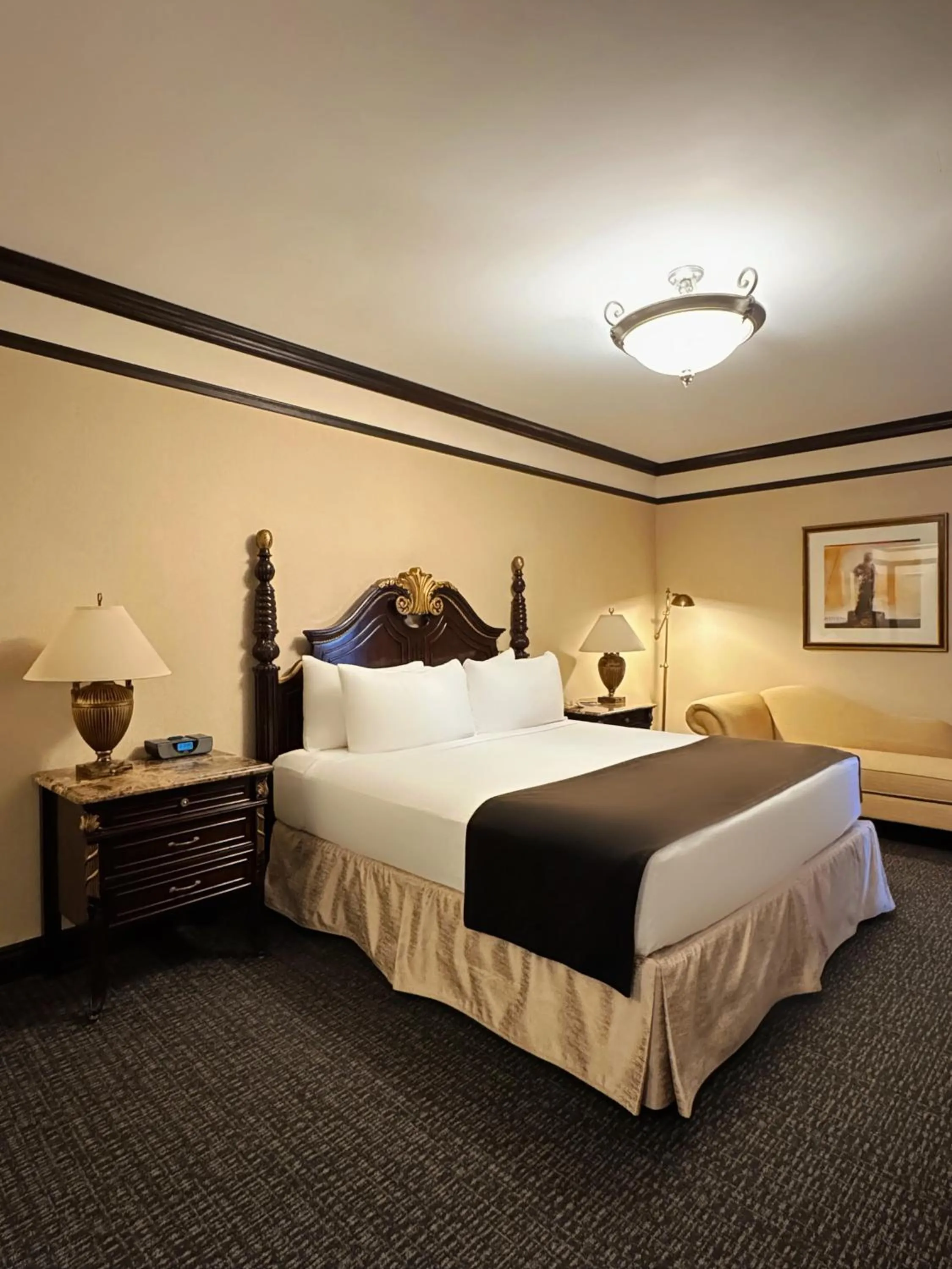 Bedroom, Bed in Hotel Lucerne