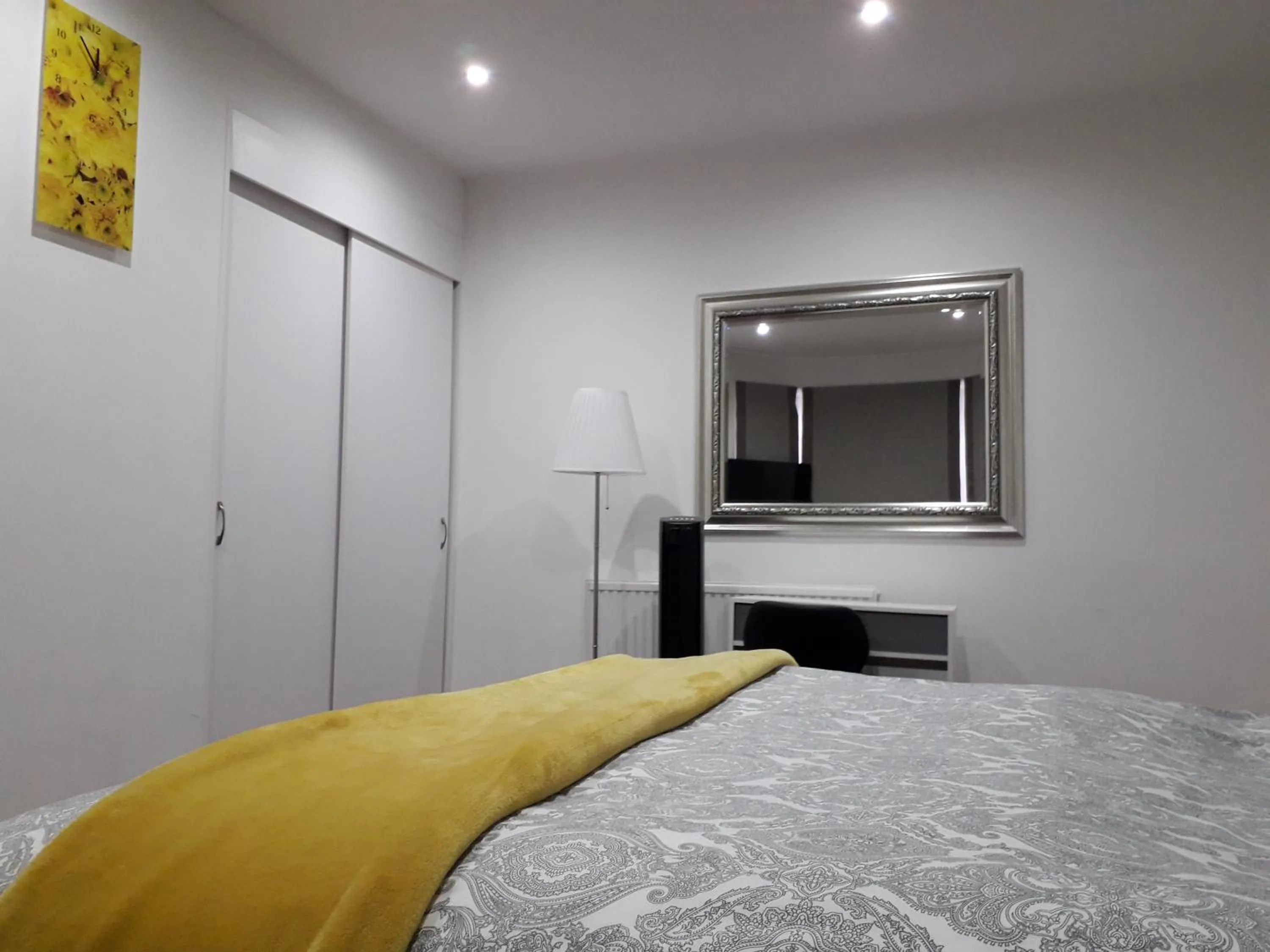 Photo of the whole room, Bed in Luxurious Apartment in Kensington & Chelsea