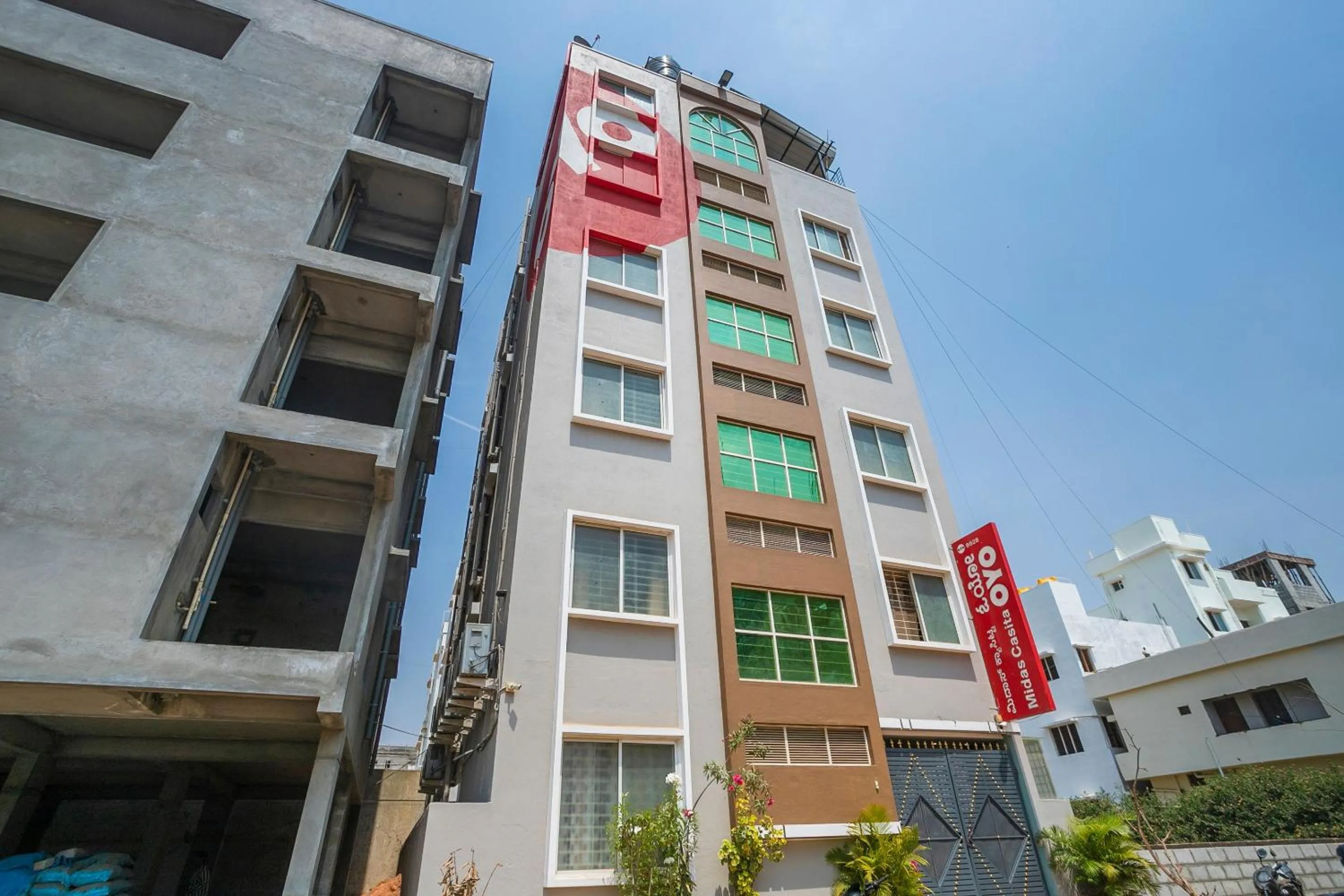 Facade/entrance in Hotel O Midas Casita