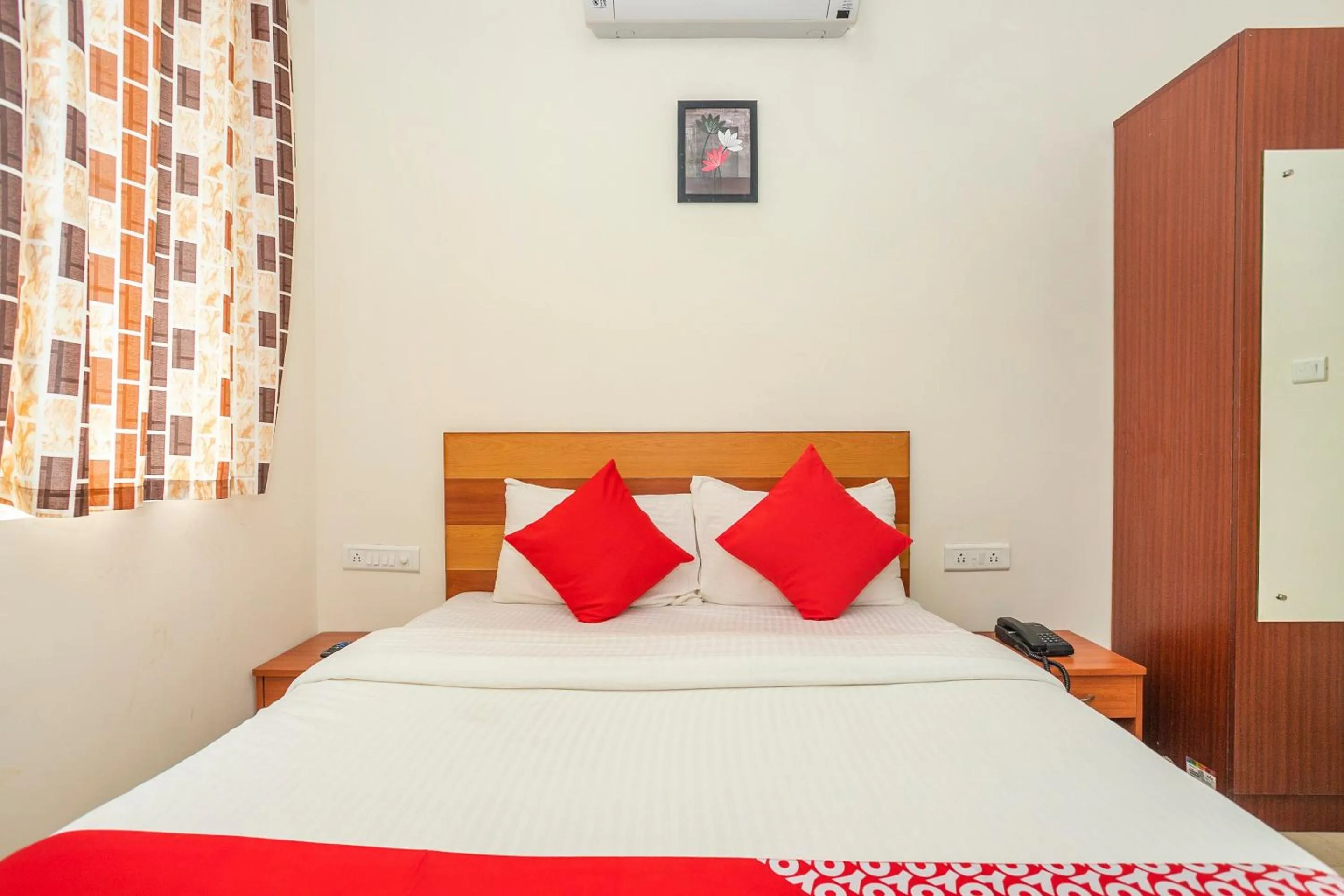 Bedroom, Bed in Hotel O Midas Casita