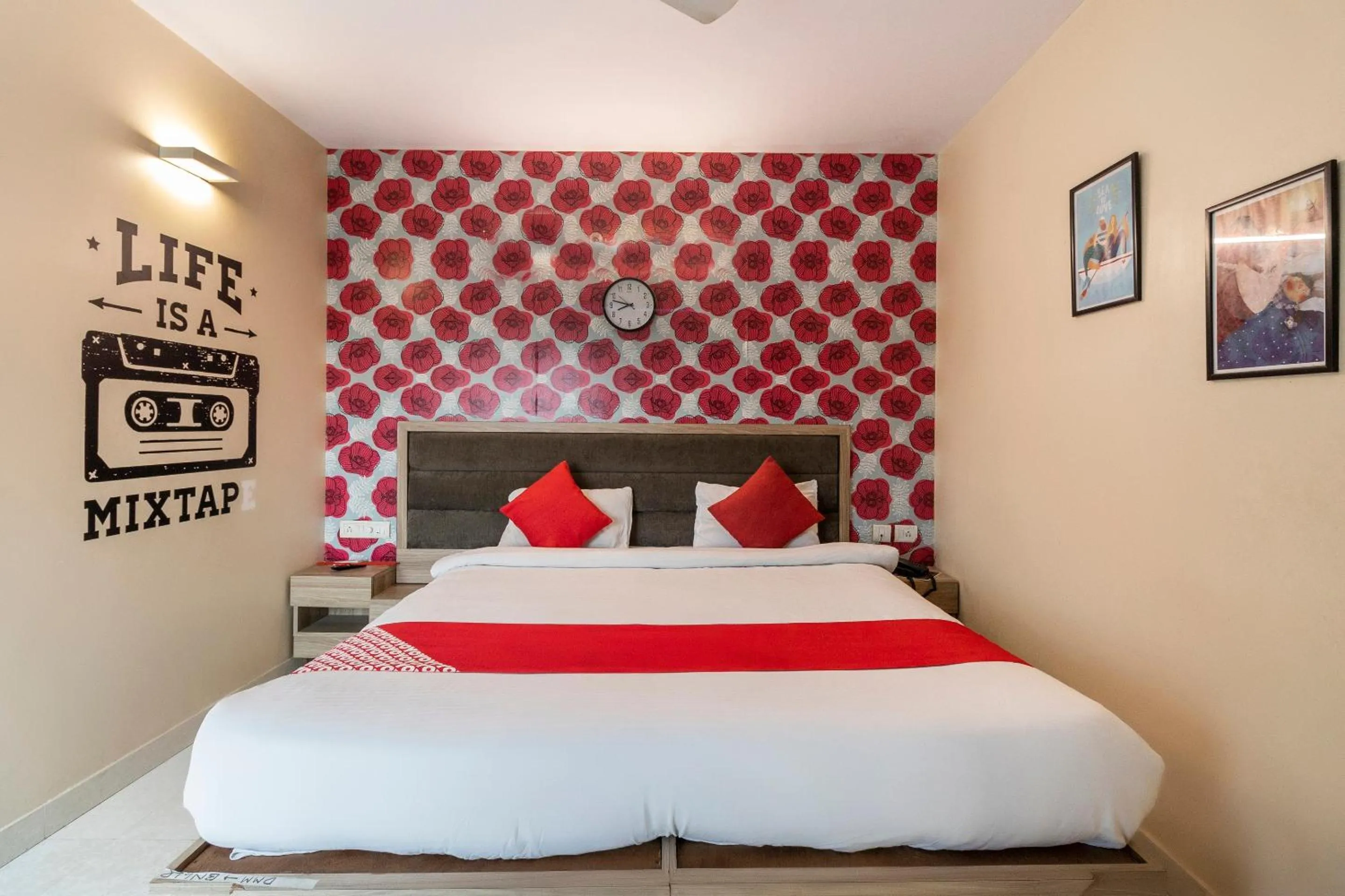 Bedroom, Bed in OYO 9605 Hotel Golden Inn