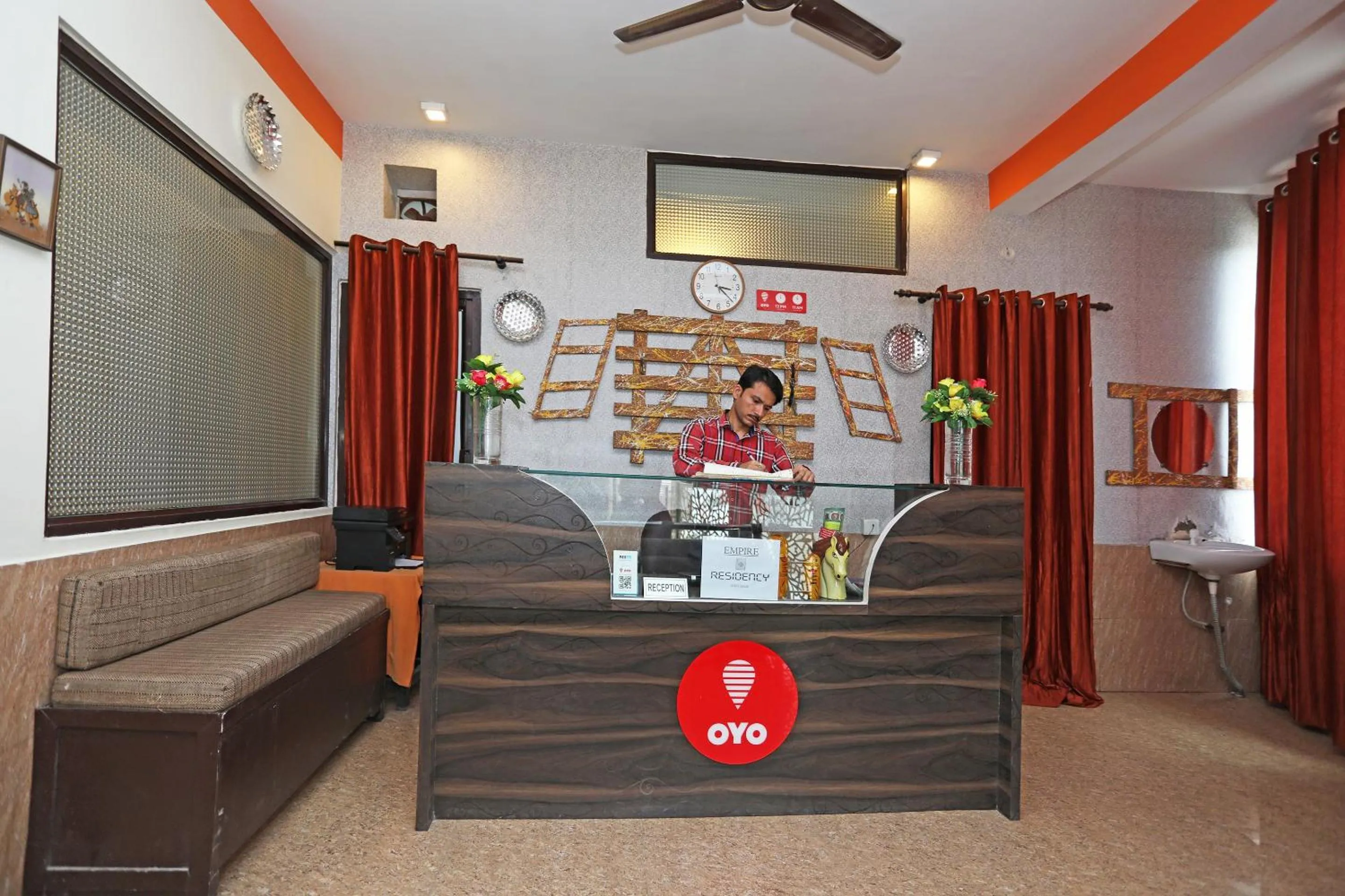 Lobby or reception in Hotel O Grand Empire Expressway