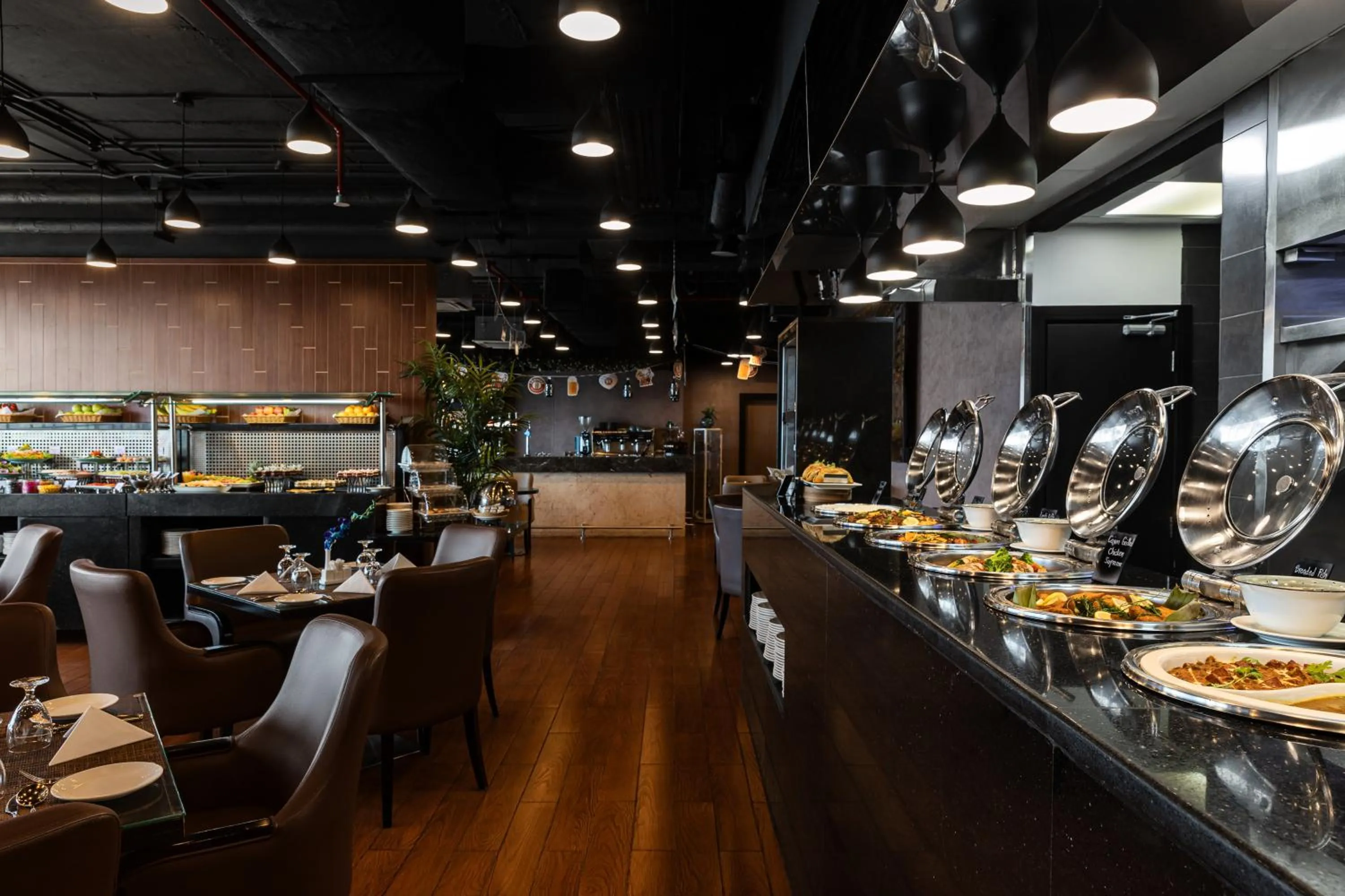 Restaurant/places to eat in Cristal Hotel Abu Dhabi