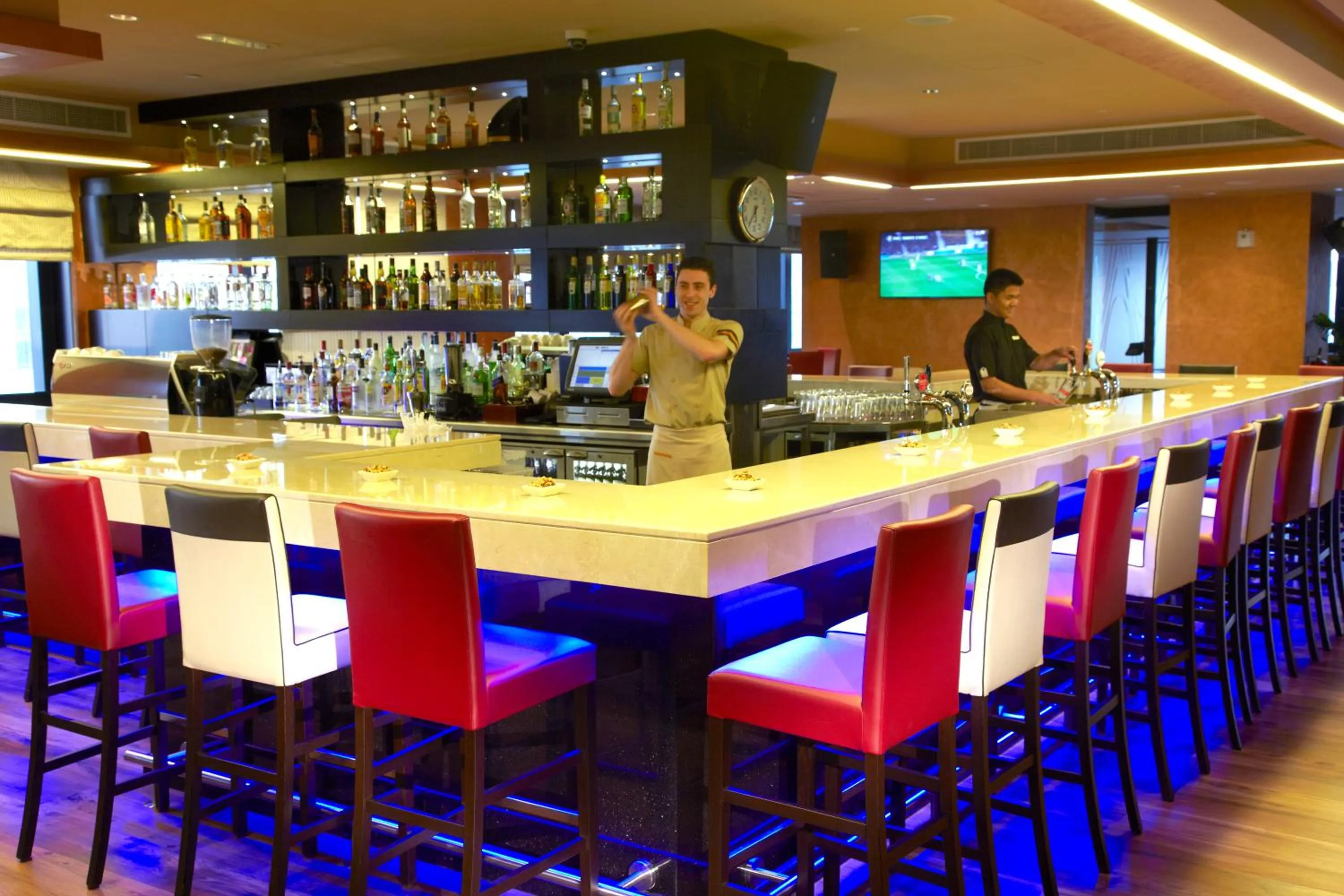 Lounge or bar in Cristal Hotel Abu Dhabi