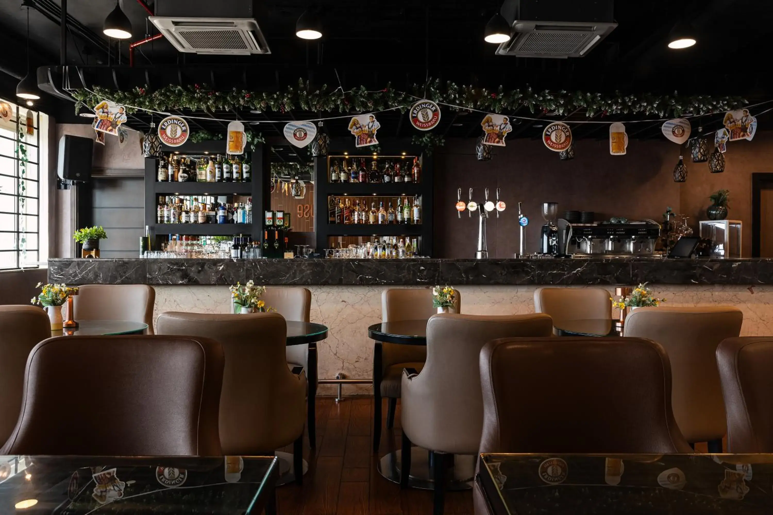 Restaurant/places to eat in Cristal Hotel Abu Dhabi Restaurant/places to eat in Cristal Hotel Abu Dhabi