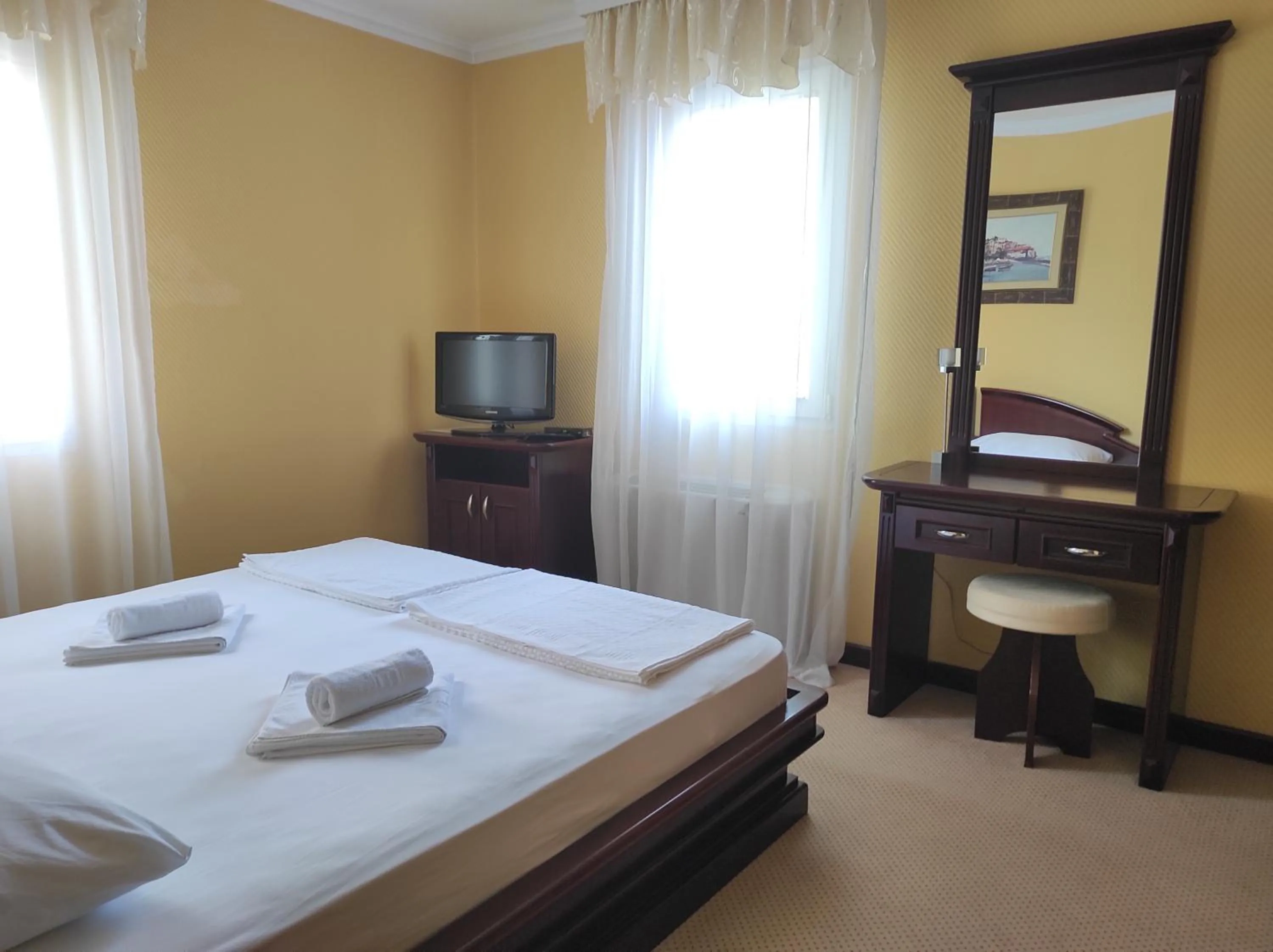 Bed in Hotel Mimoza