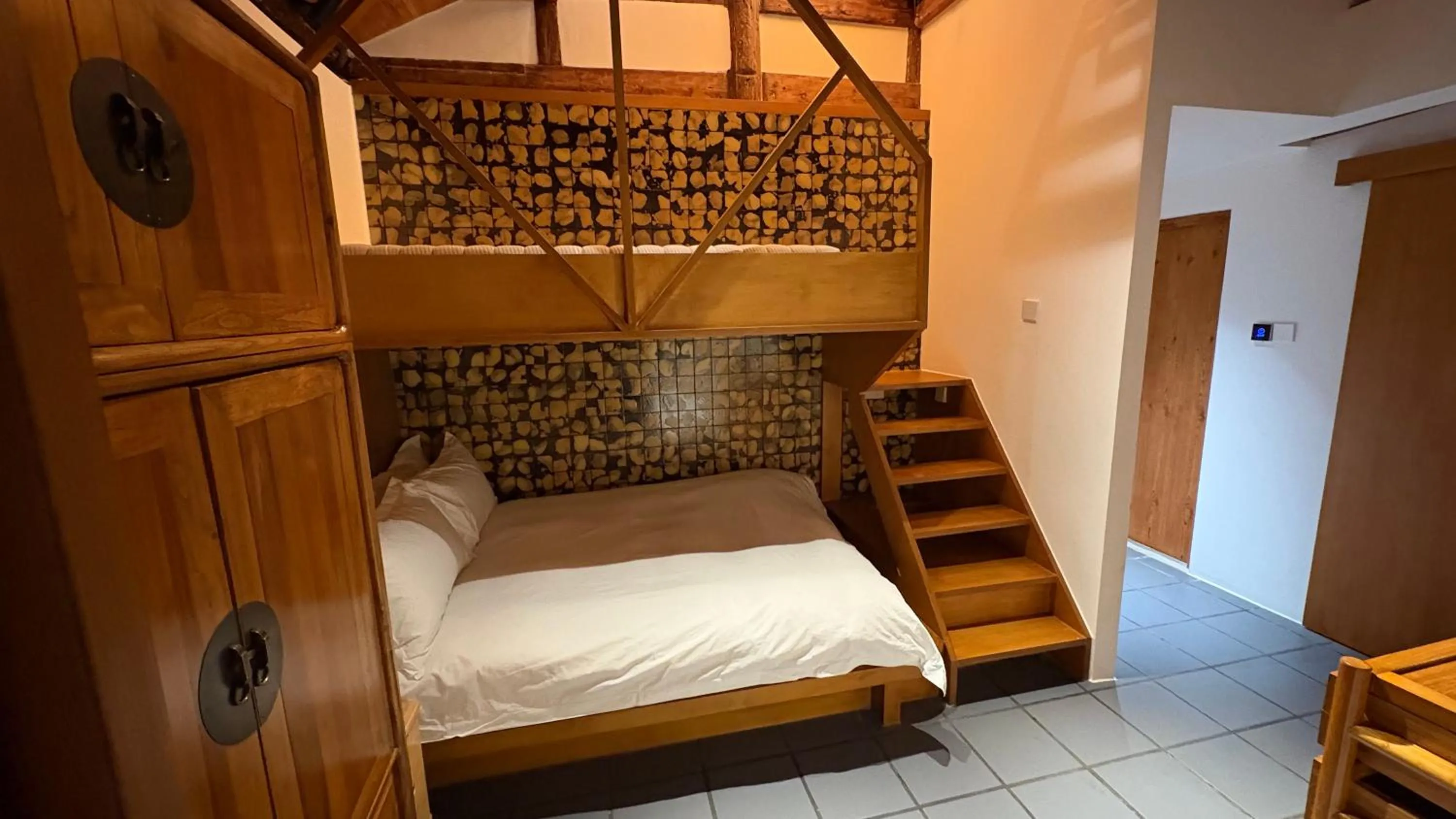 Bed in The Orchid Hotel - Old Town & Drum Tower