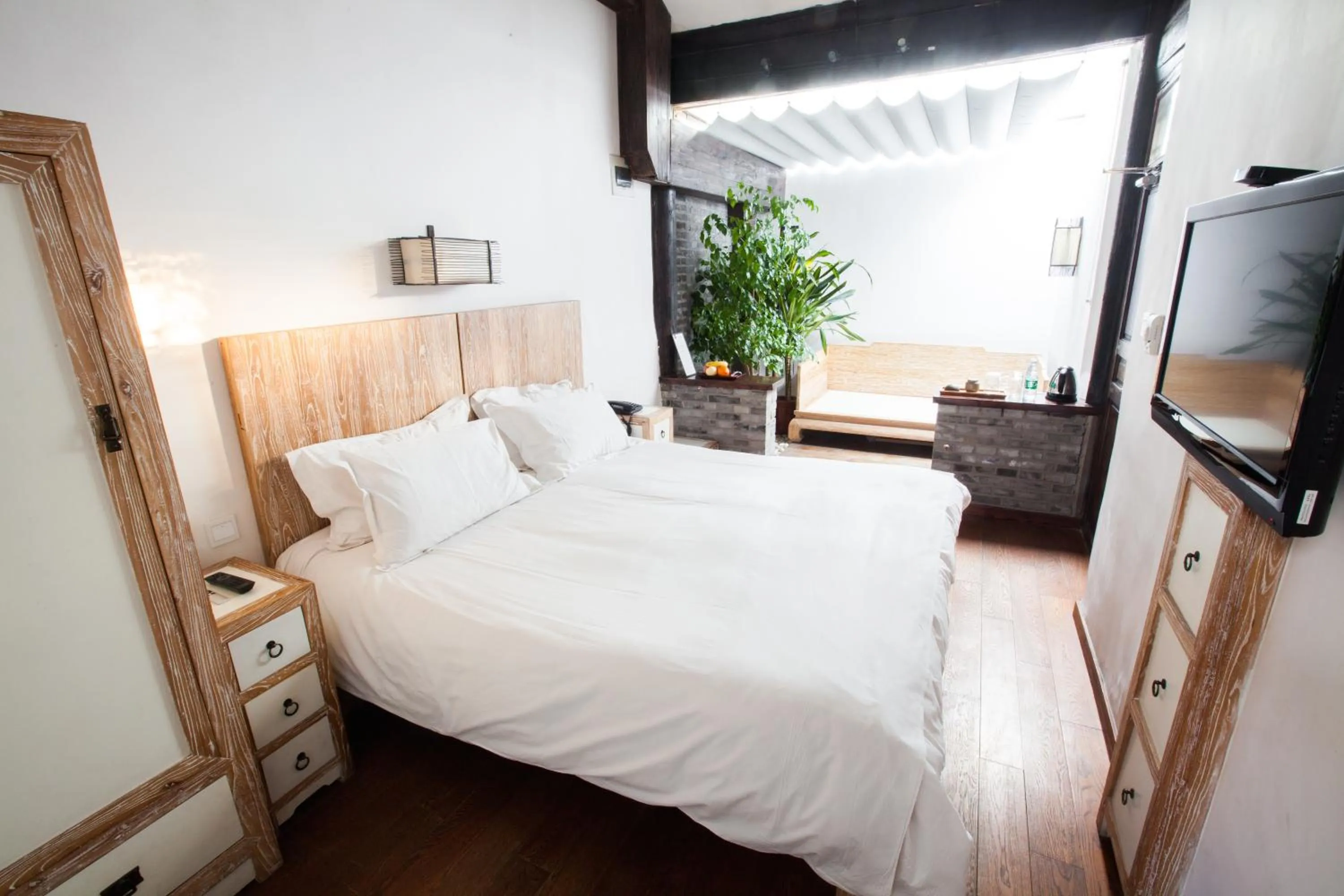 Bed in The Orchid Hotel - Old Town & Drum Tower