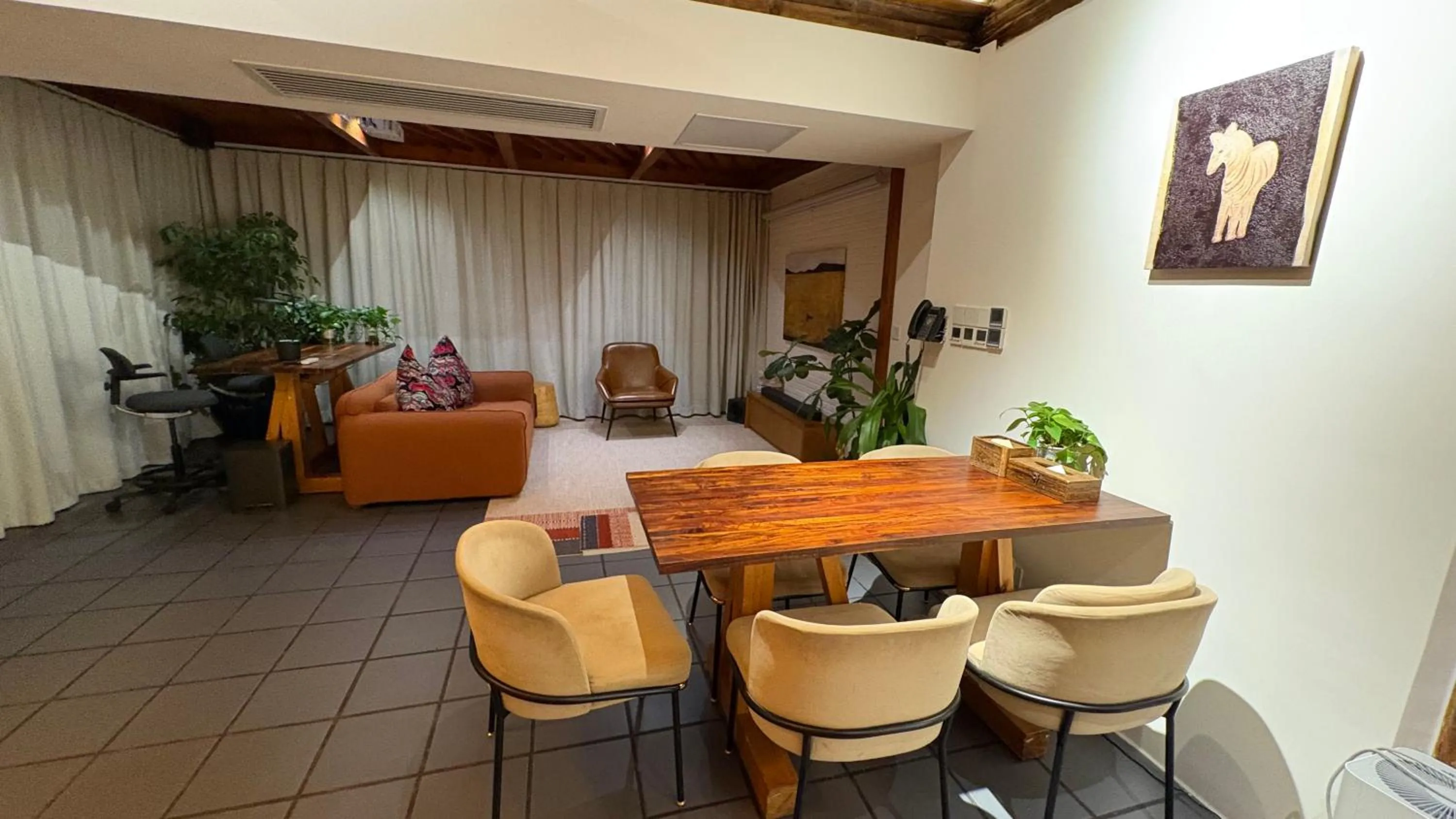 The Orchid Hotel - Old Town & Drum Tower