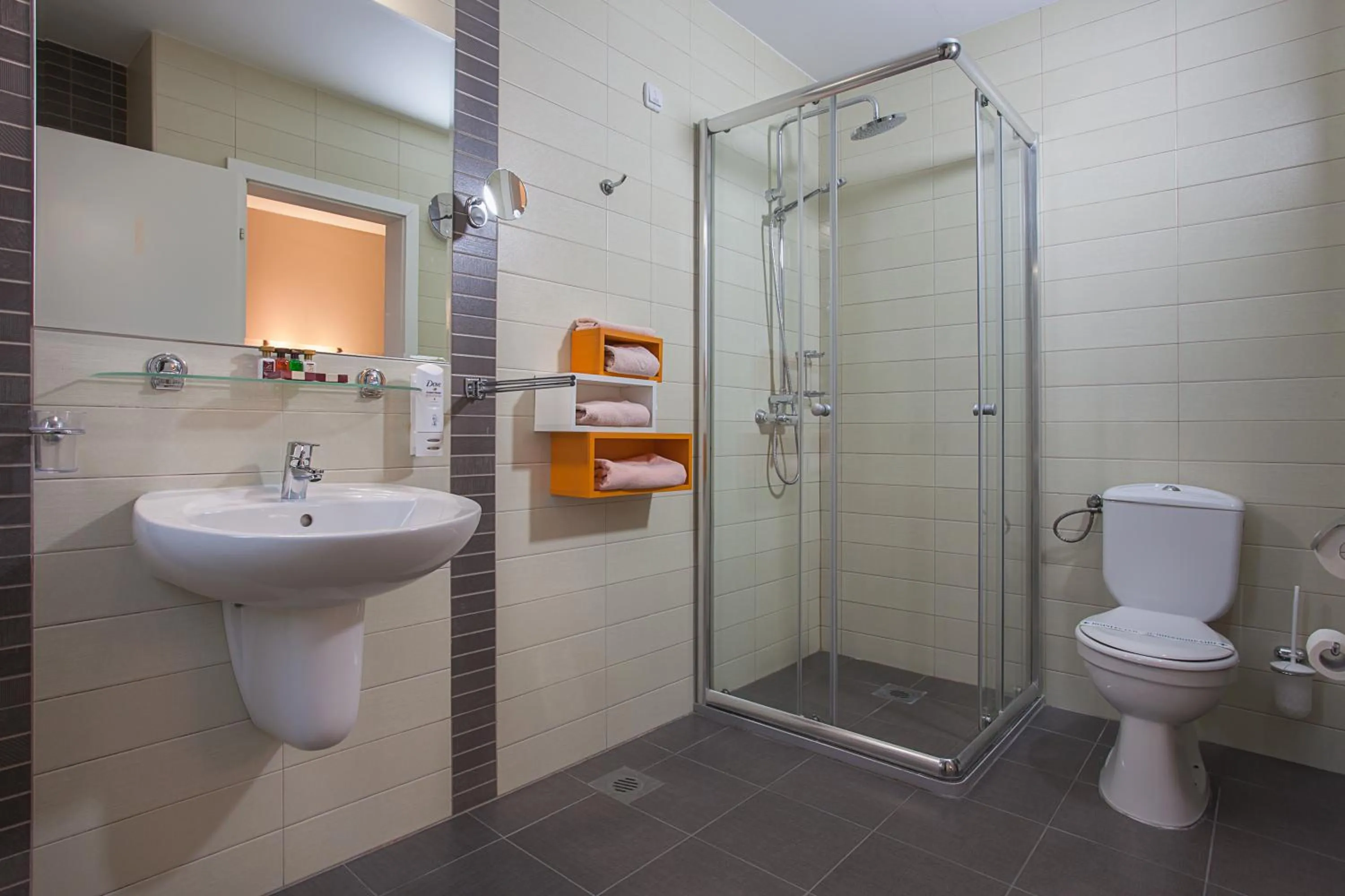 Shower in City Park Hotel