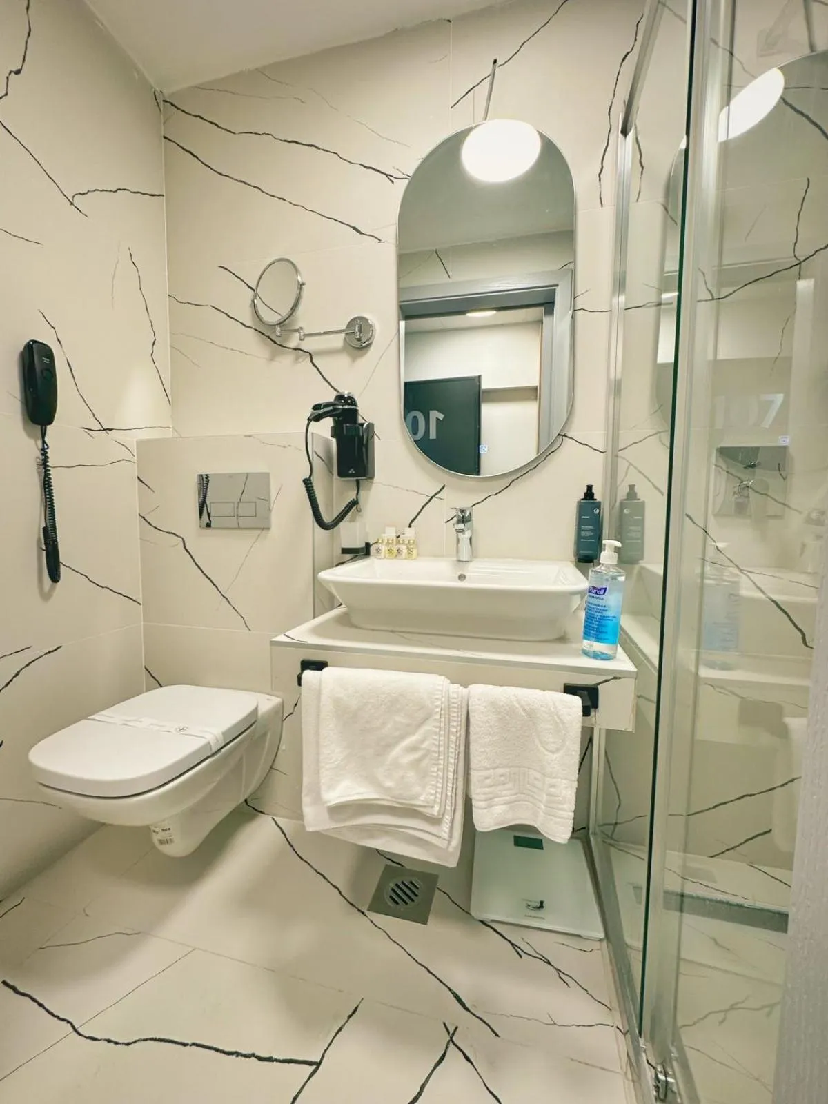 Toilet in City Park Hotel