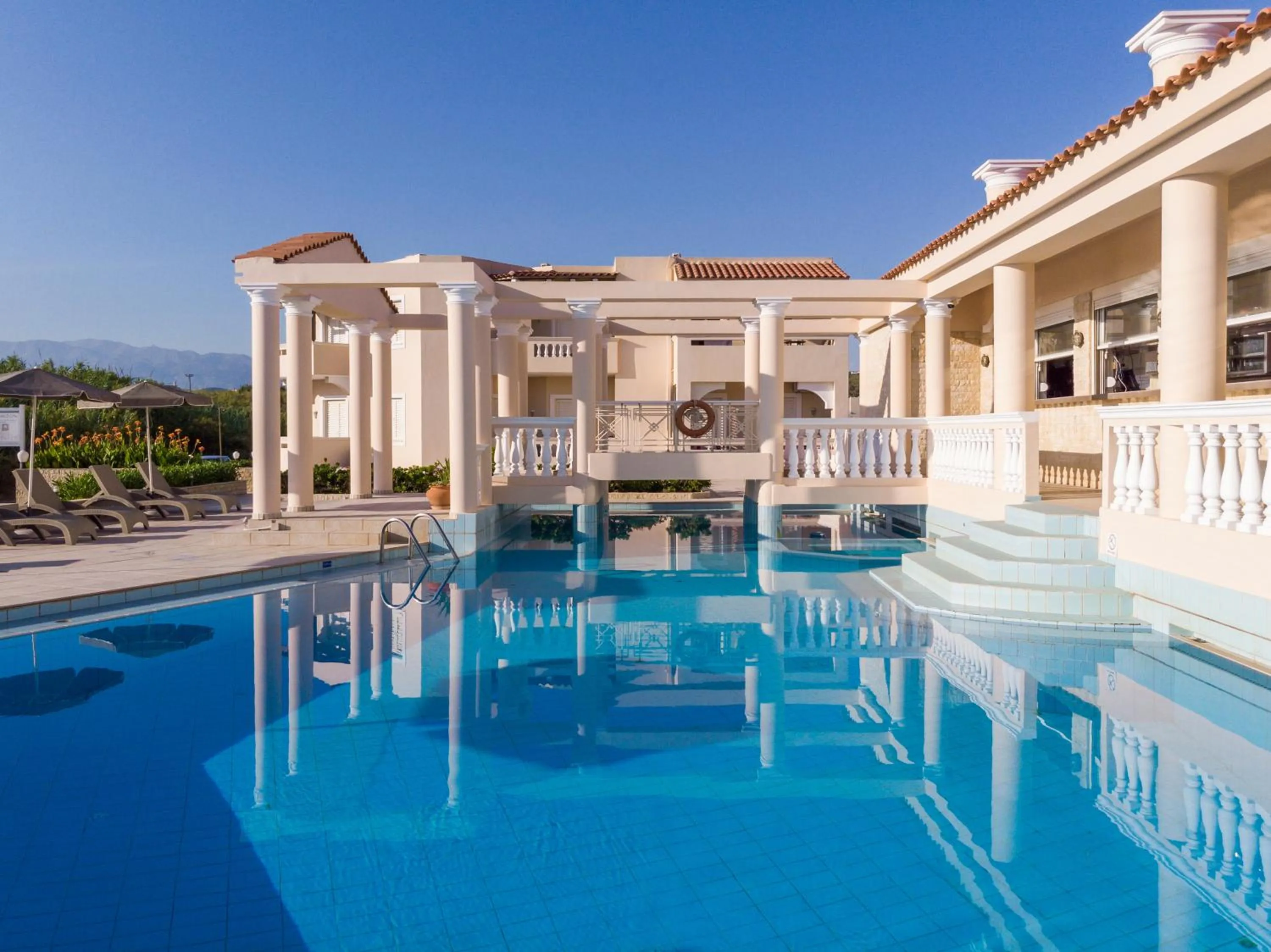 Swimming pool in Hotel Caretta Beach