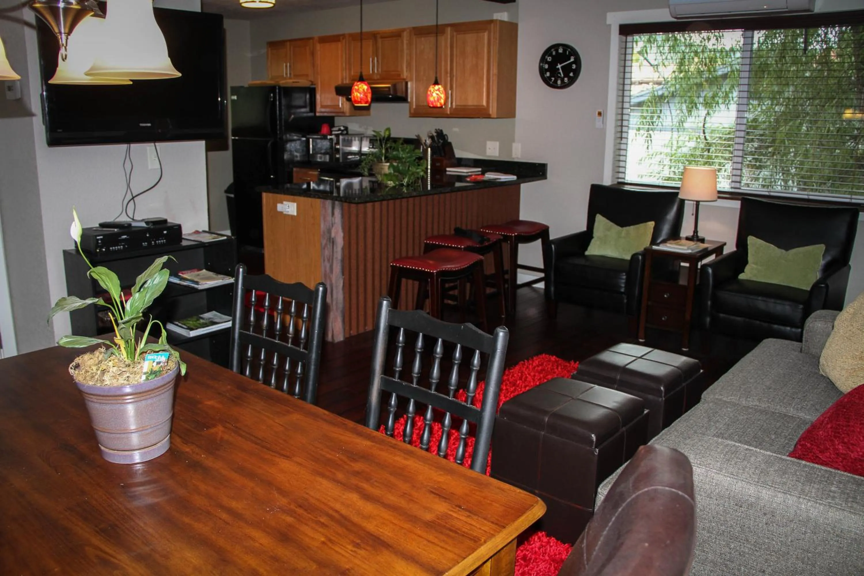 The 8th Street Retreat