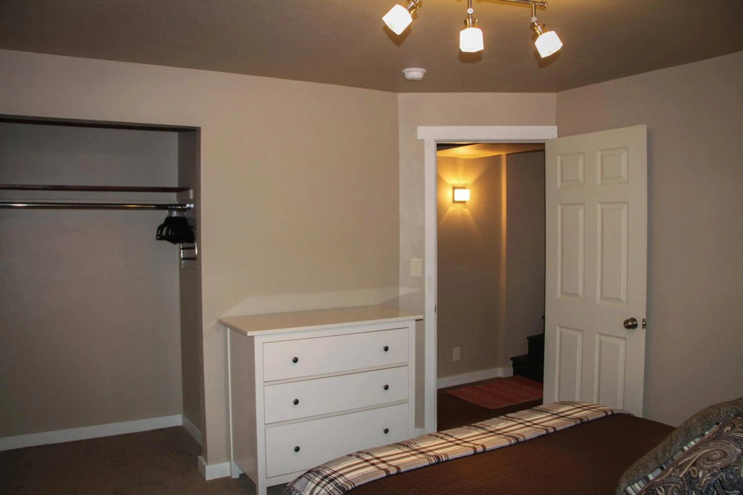 Bed in The 8th Street Retreat