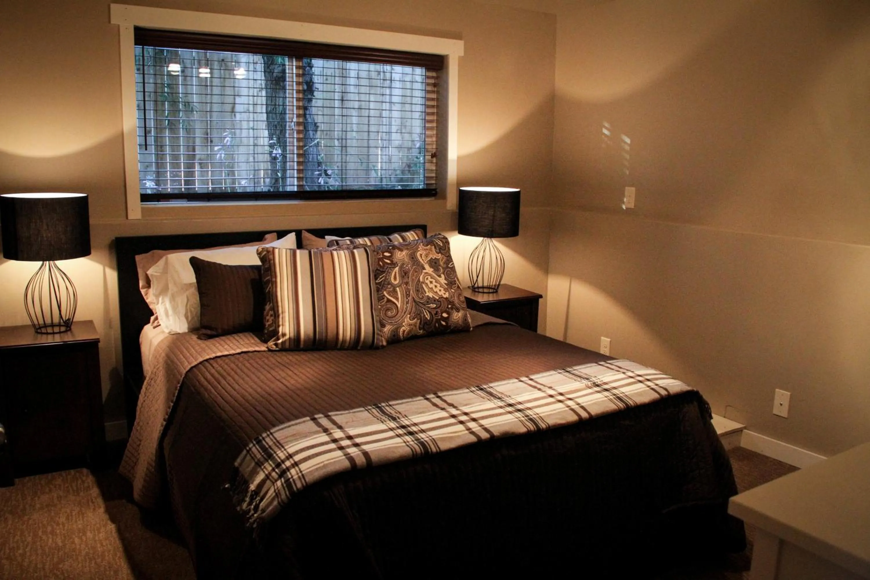 Bed in The 8th Street Retreat