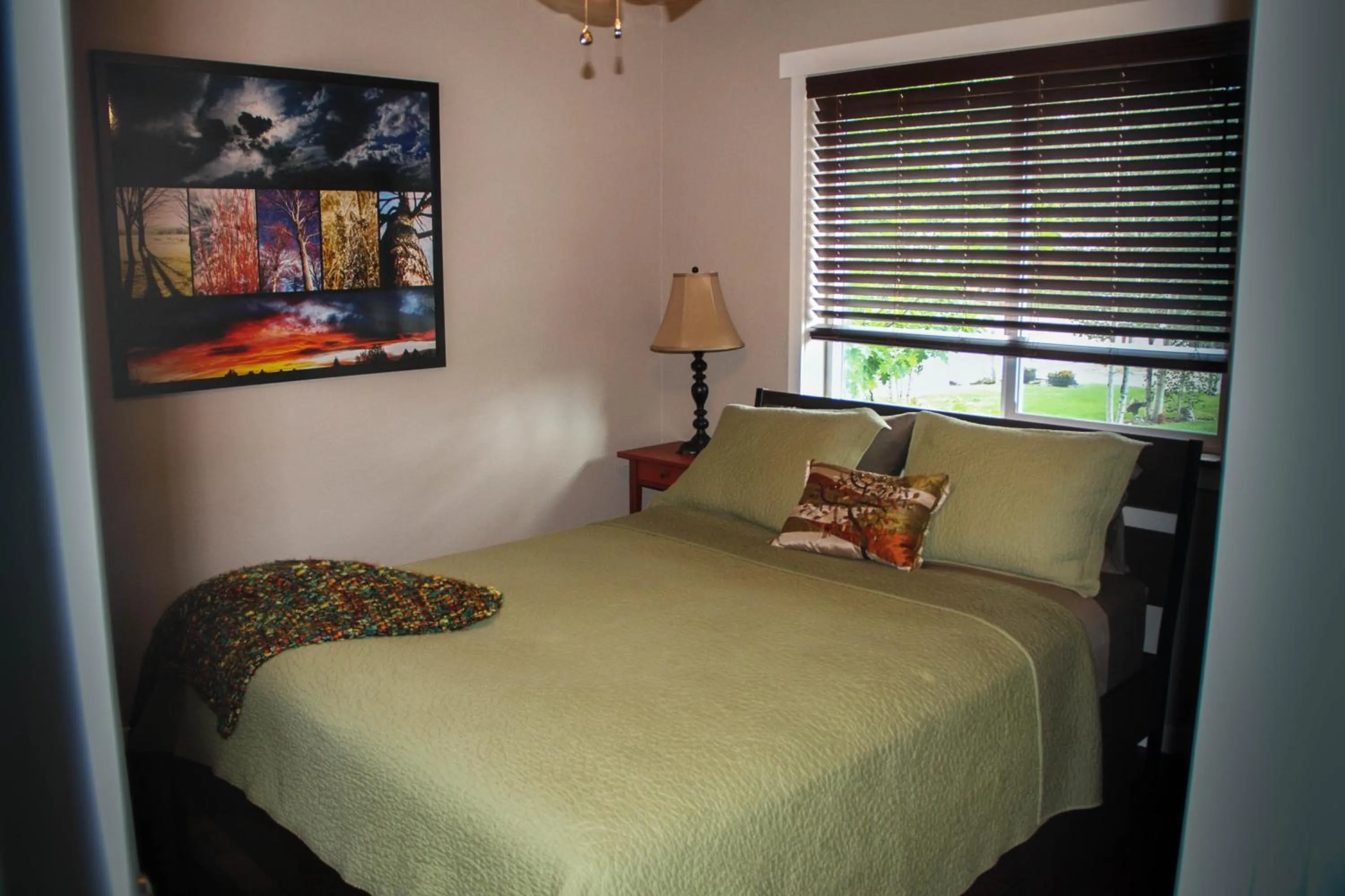 Bed in The 8th Street Retreat