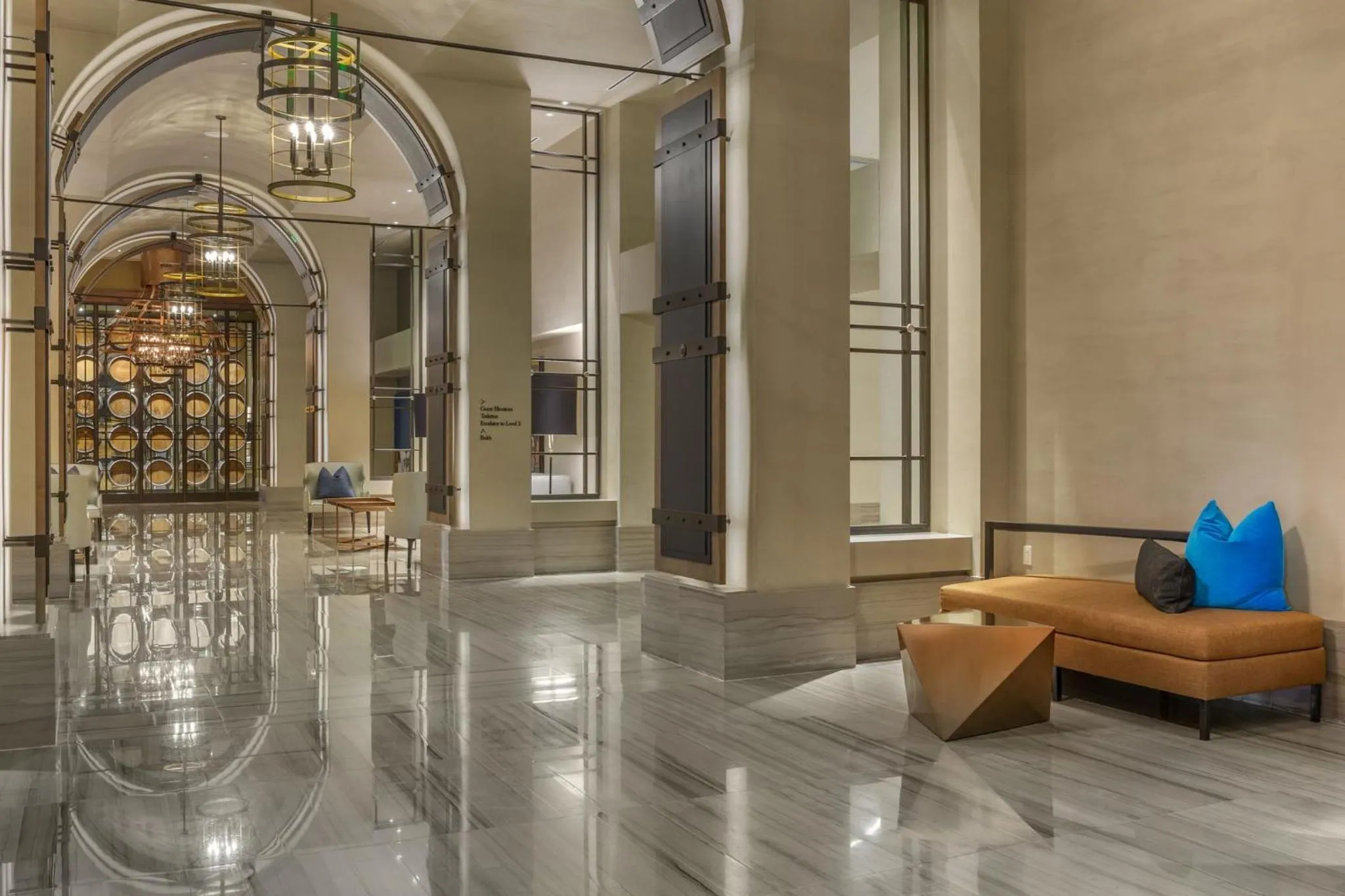 Lobby or reception in Omni Louisville Hotel