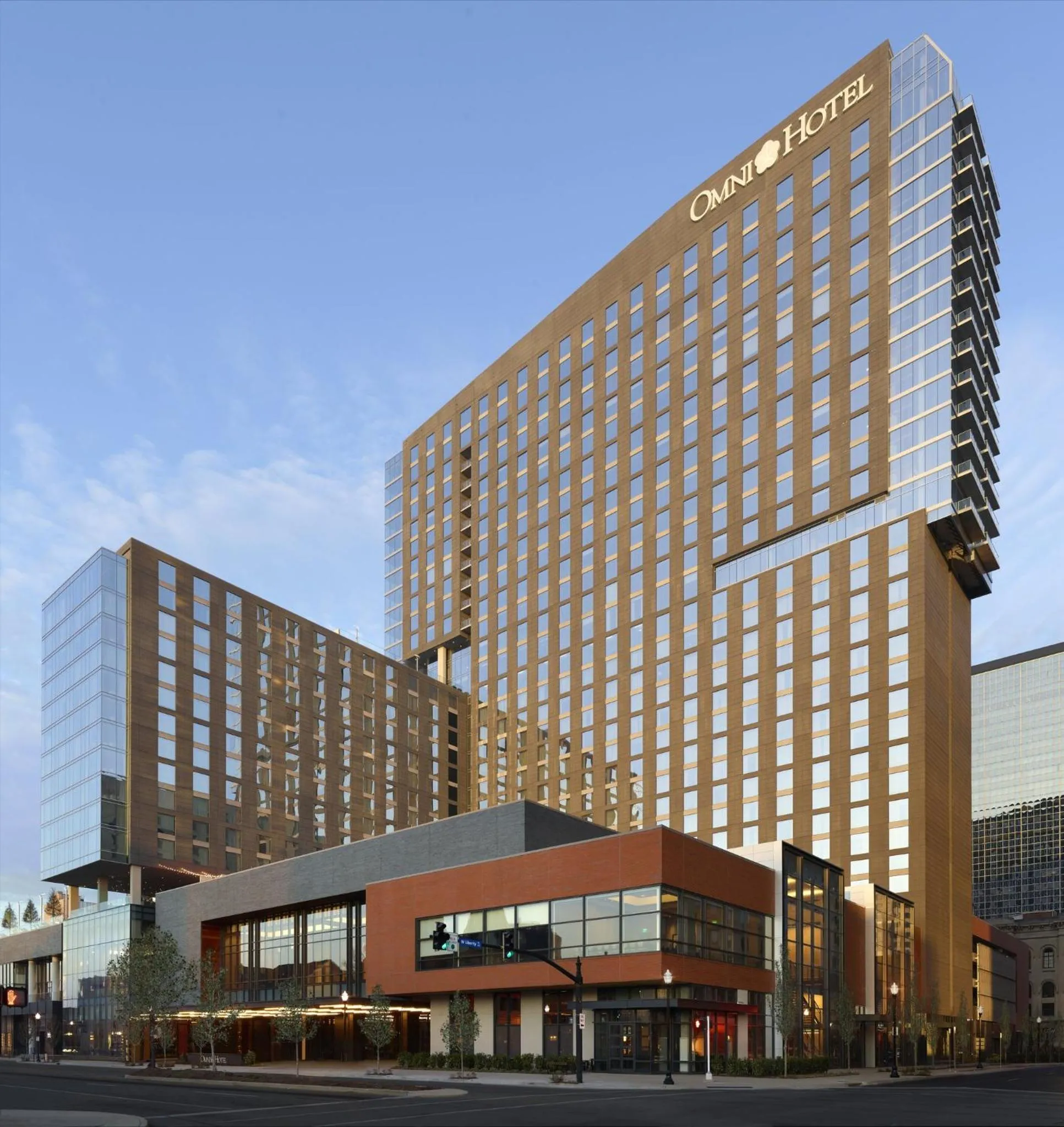 Property building in Omni Louisville Hotel