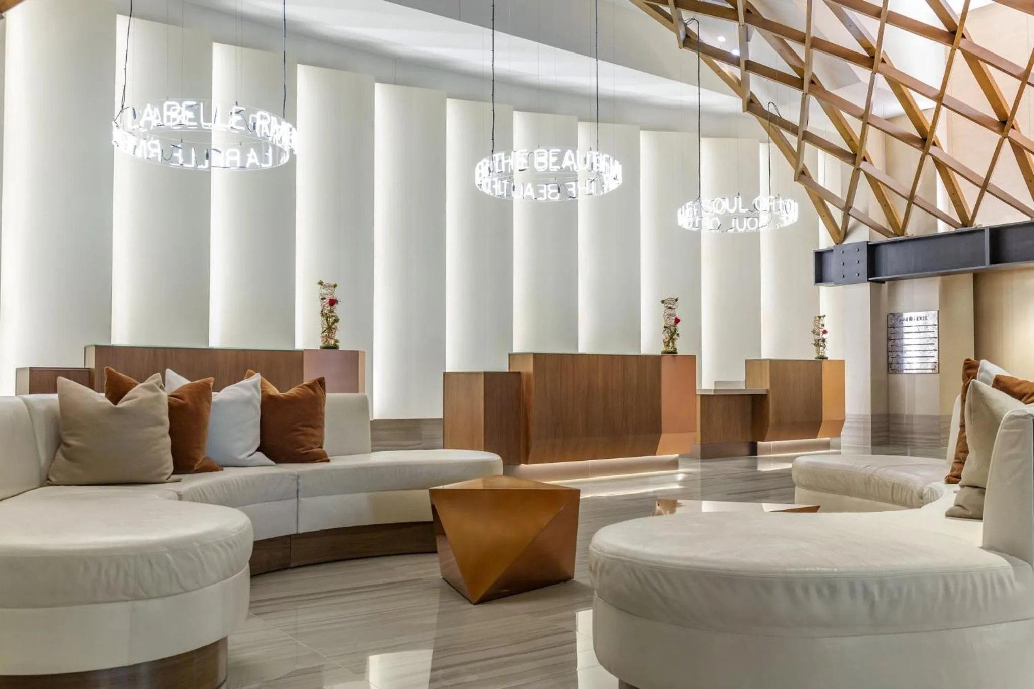 Lobby or reception in Omni Louisville Hotel