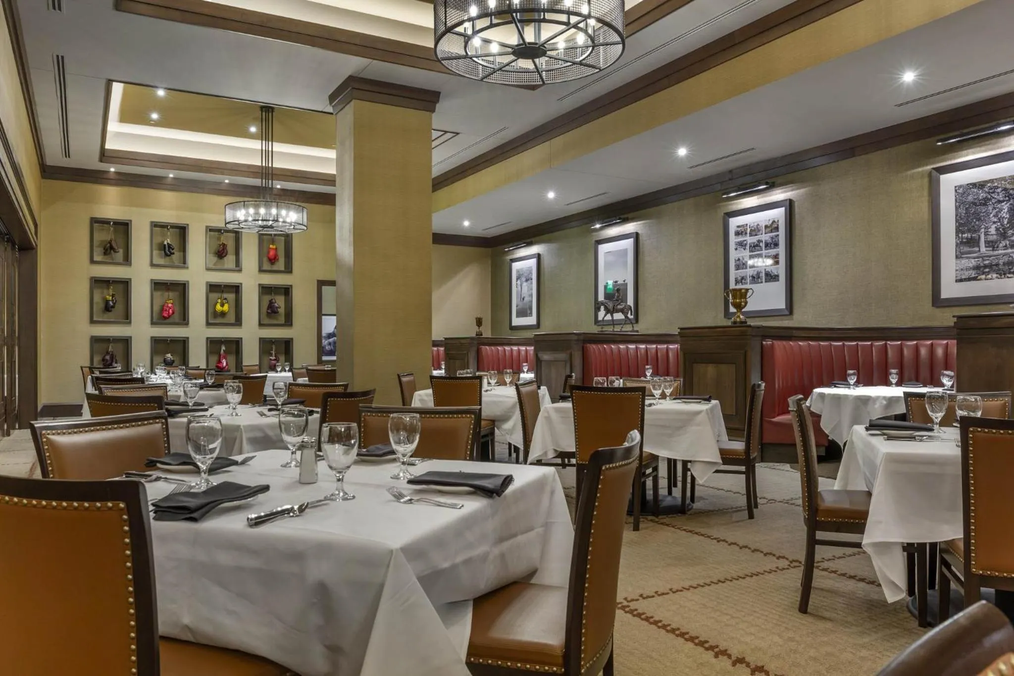 Restaurant/places to eat in Omni Louisville Hotel