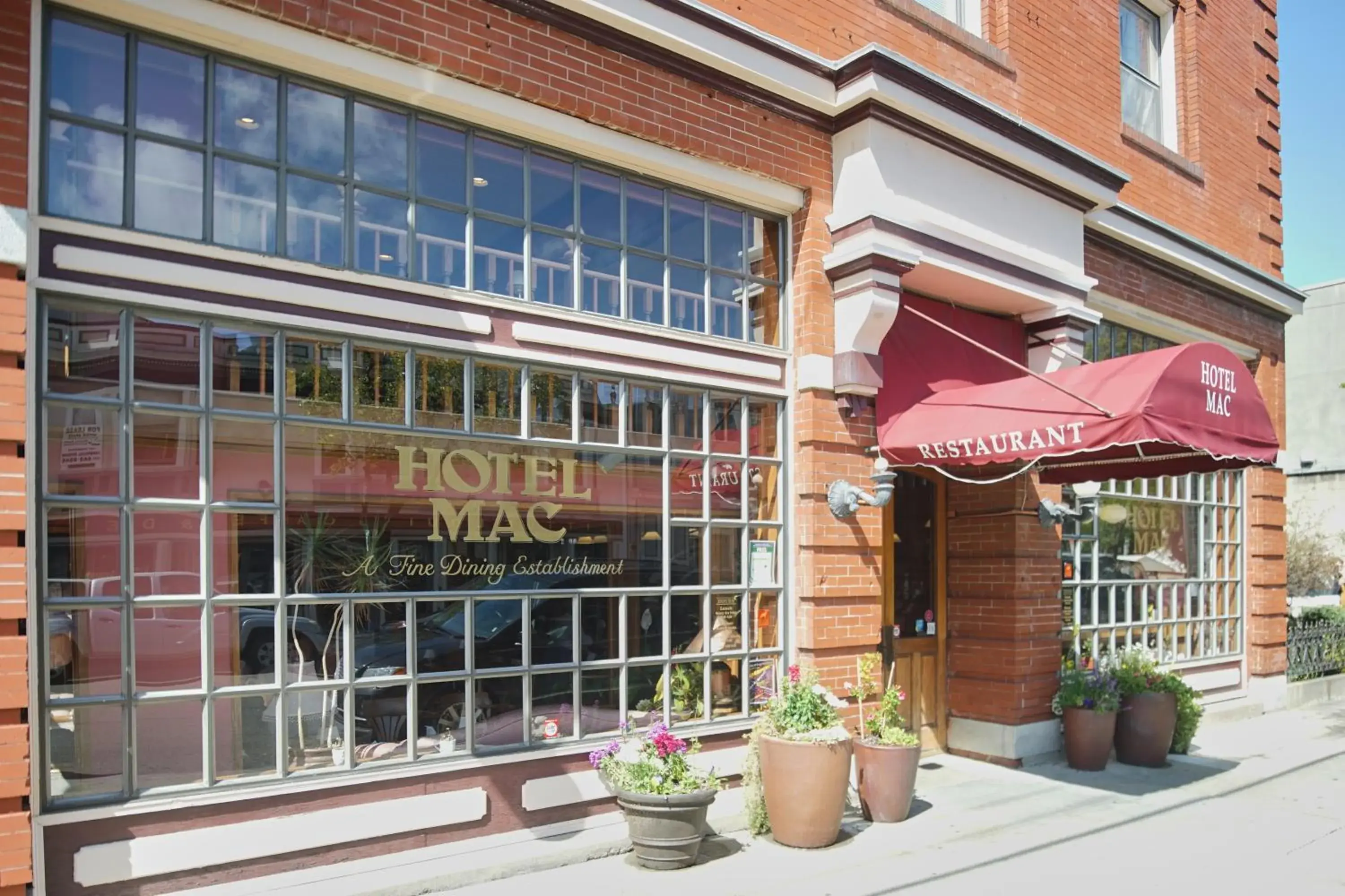 Restaurant/places to eat in Hotel Mac Restaurant/places to eat in Hotel Mac