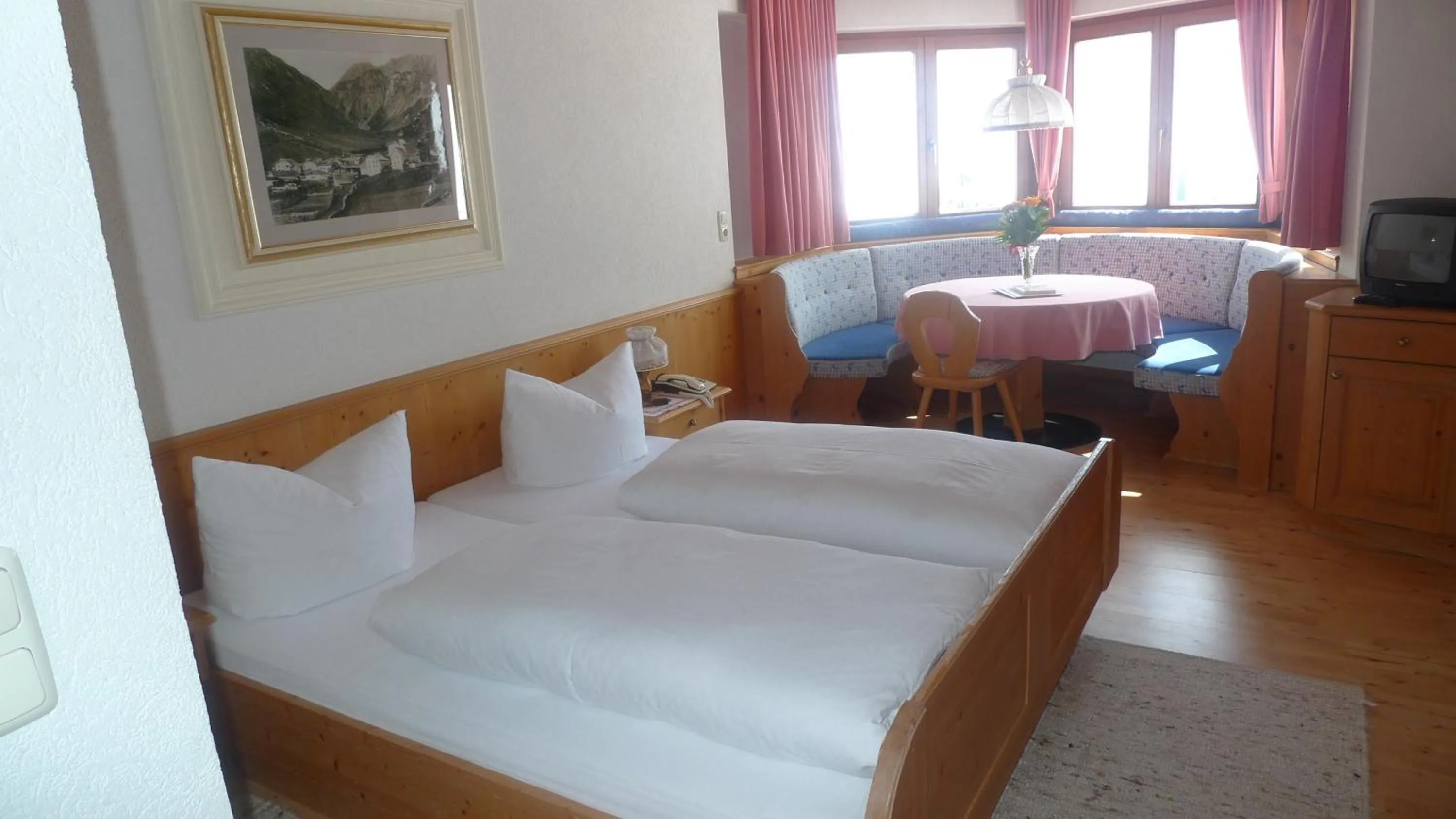 Bedroom, Bed in Gasthof Valluga