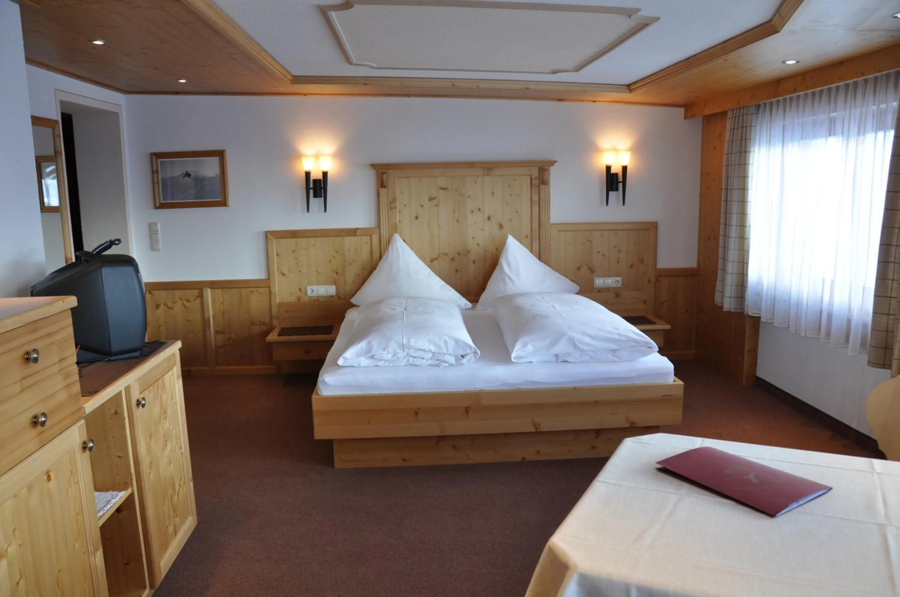 Bedroom, Bed in Gasthof Valluga