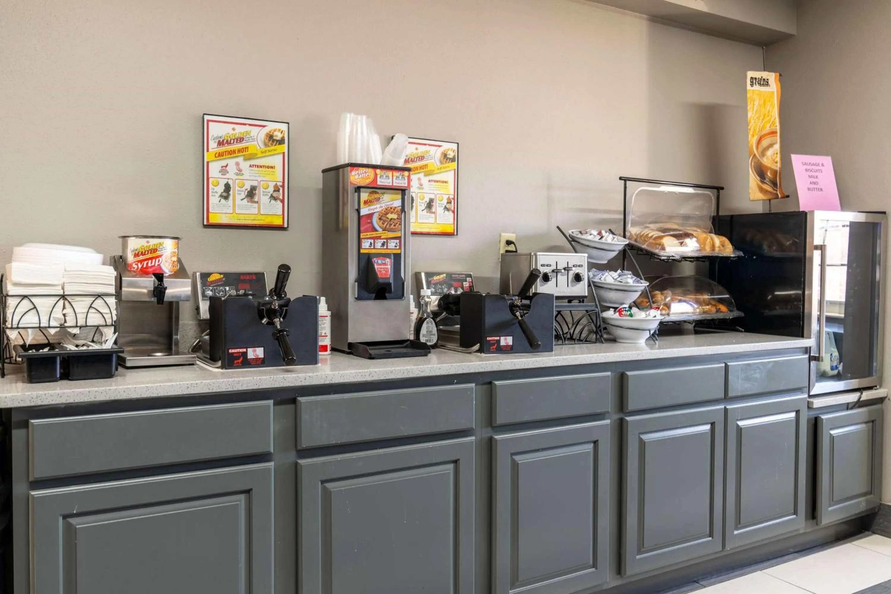 Breakfast in Microtel Inn & Suites by Wyndham Pigeon Forge