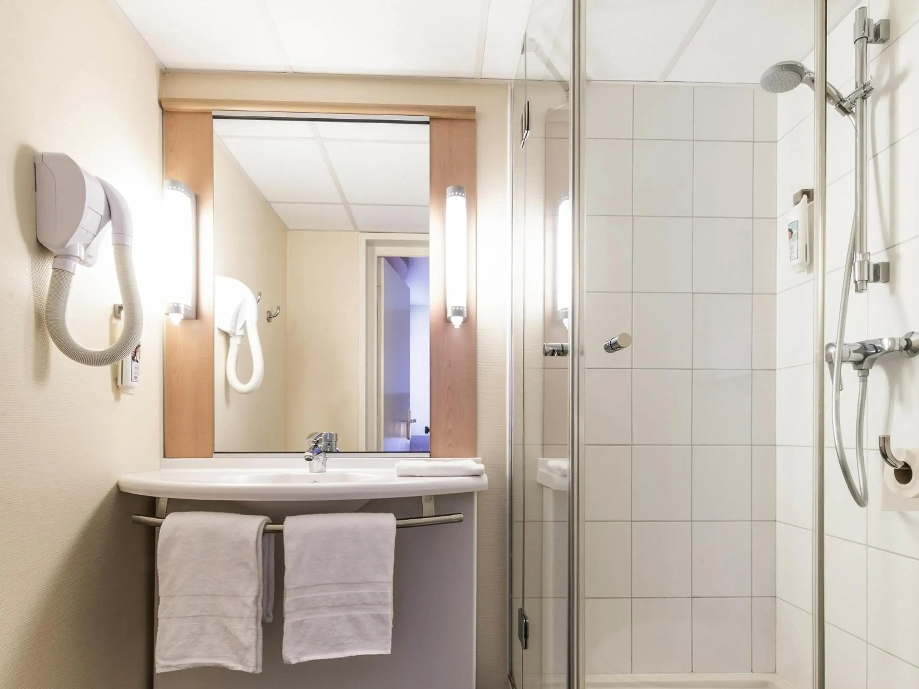 Bedroom in ibis Issoire Bedroom in ibis Issoire