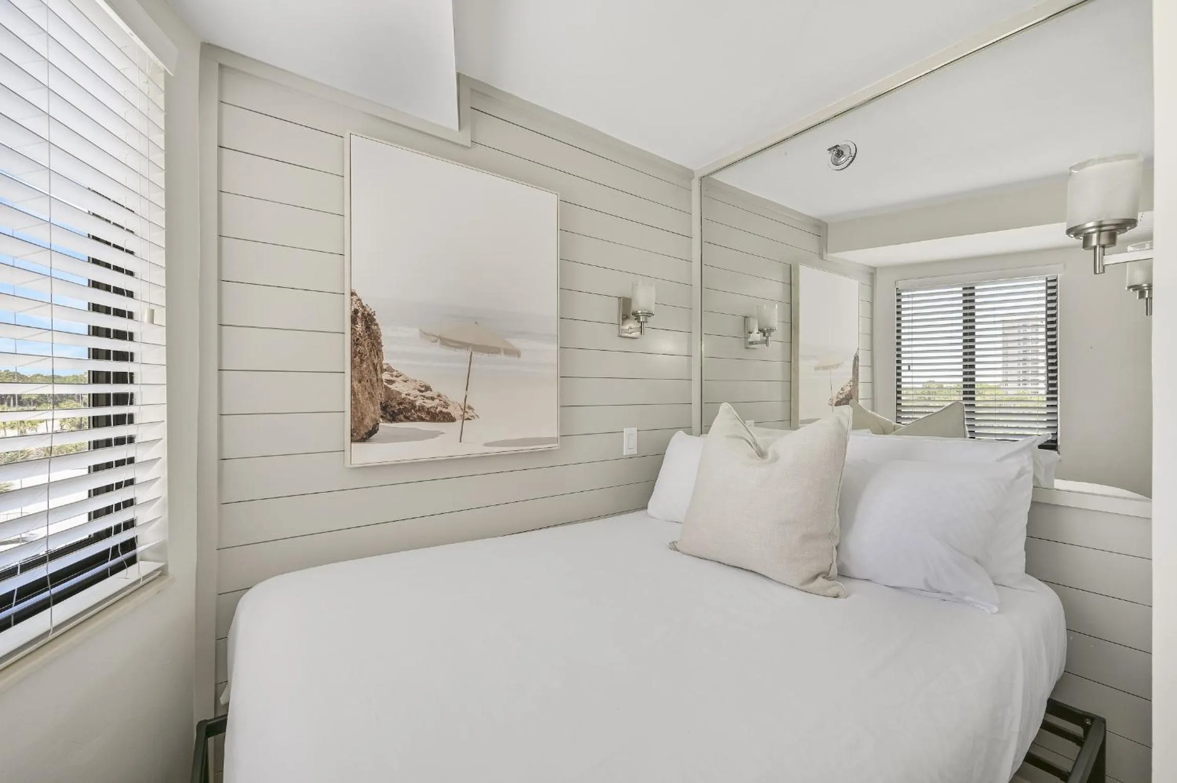 Bed in Beachside Two 4246