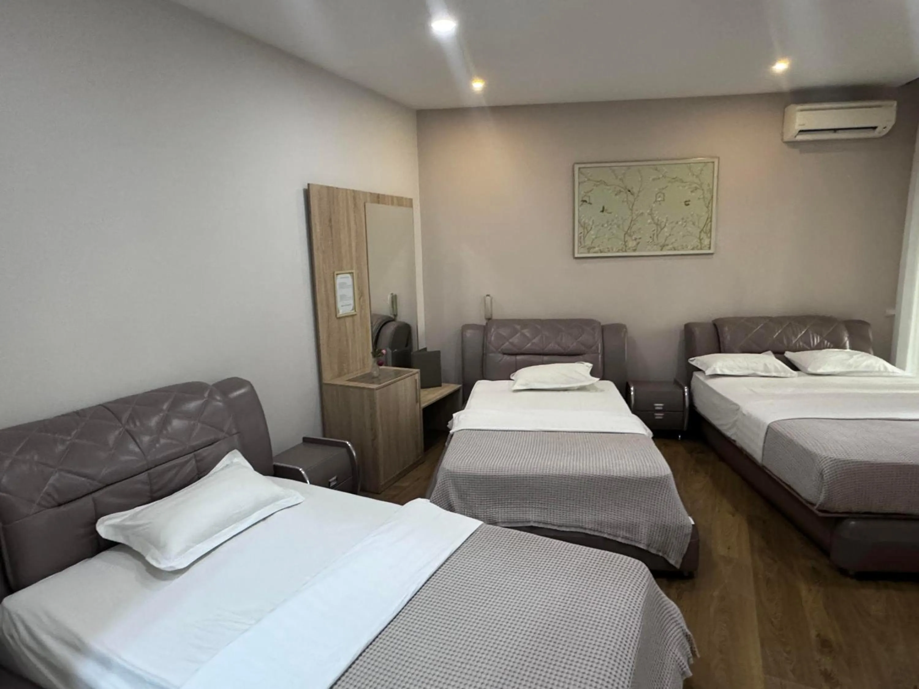 Bed in Park Hotel Tirana