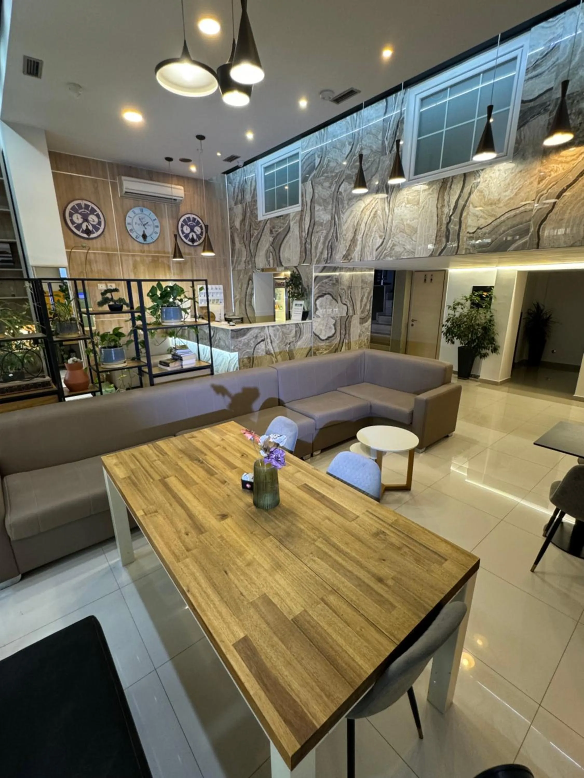 Restaurant/places to eat in Park Hotel Tirana