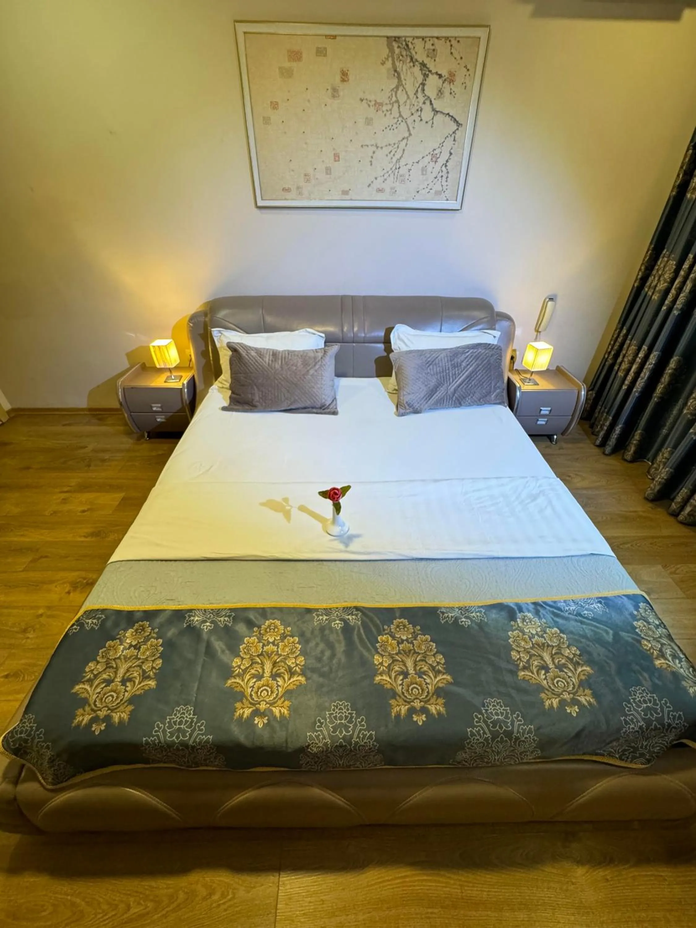 Bedroom, Bed in Park Hotel Tirana