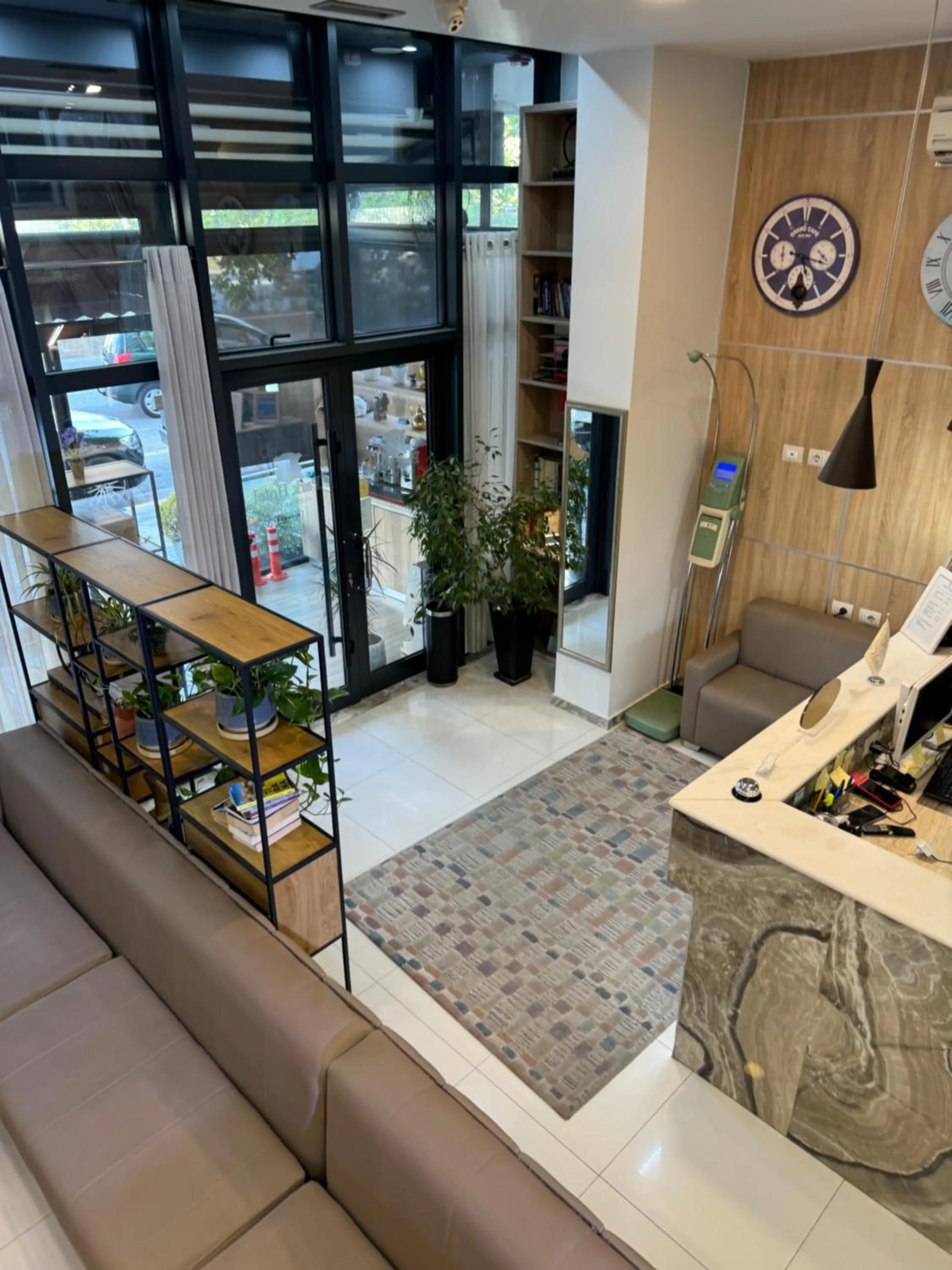 Restaurant/places to eat in Park Hotel Tirana