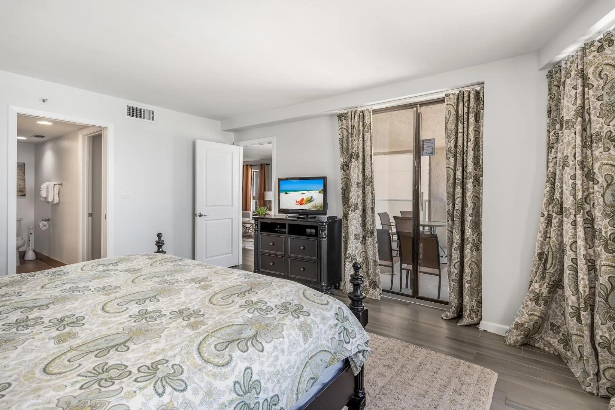 Bed in Beachside Two 4348