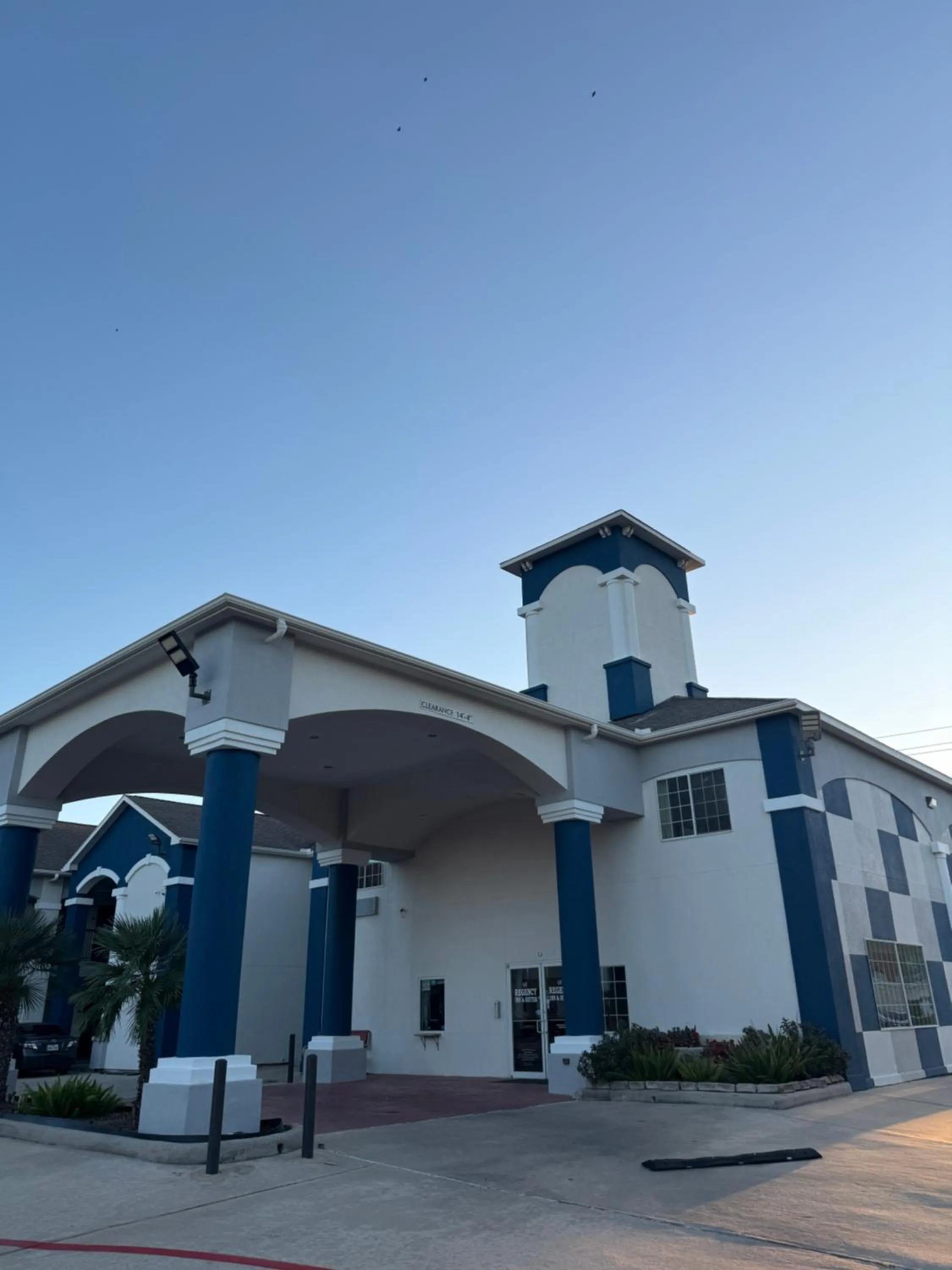 Regency Inn & Suites - Baytown
